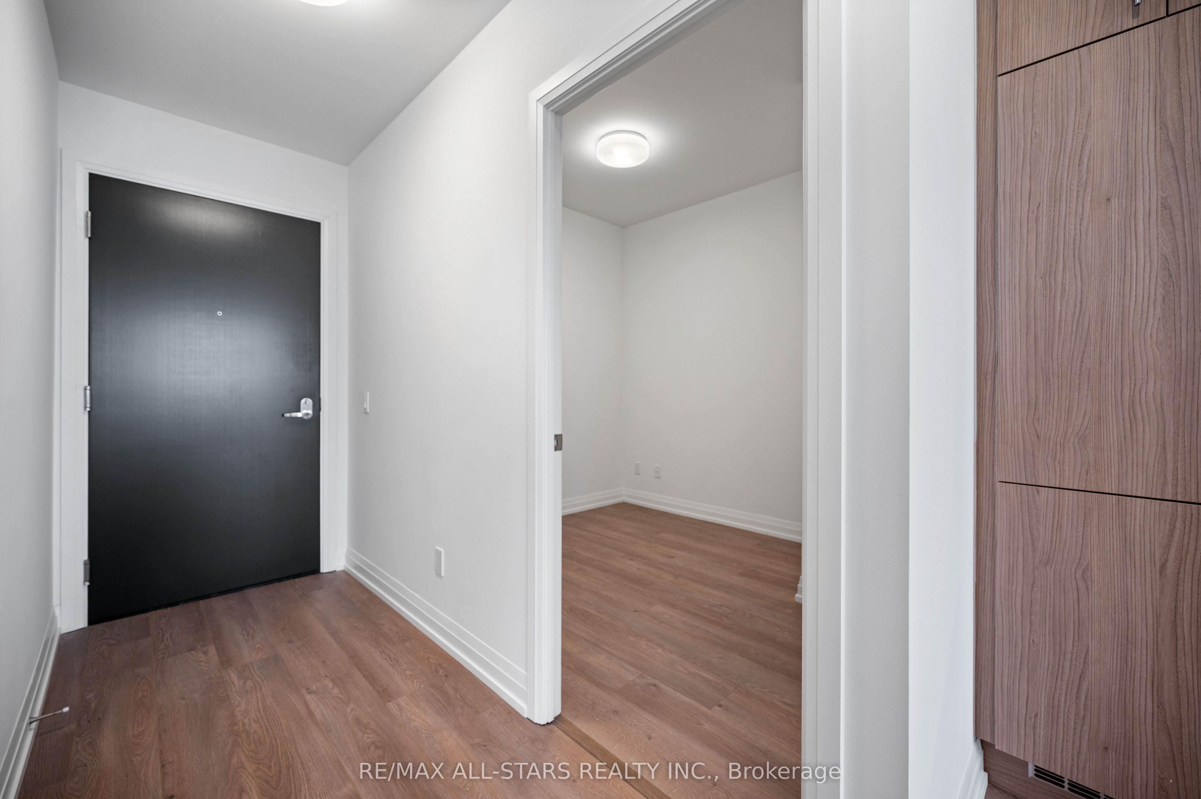 286 Main Street 1811 Property Photo 26