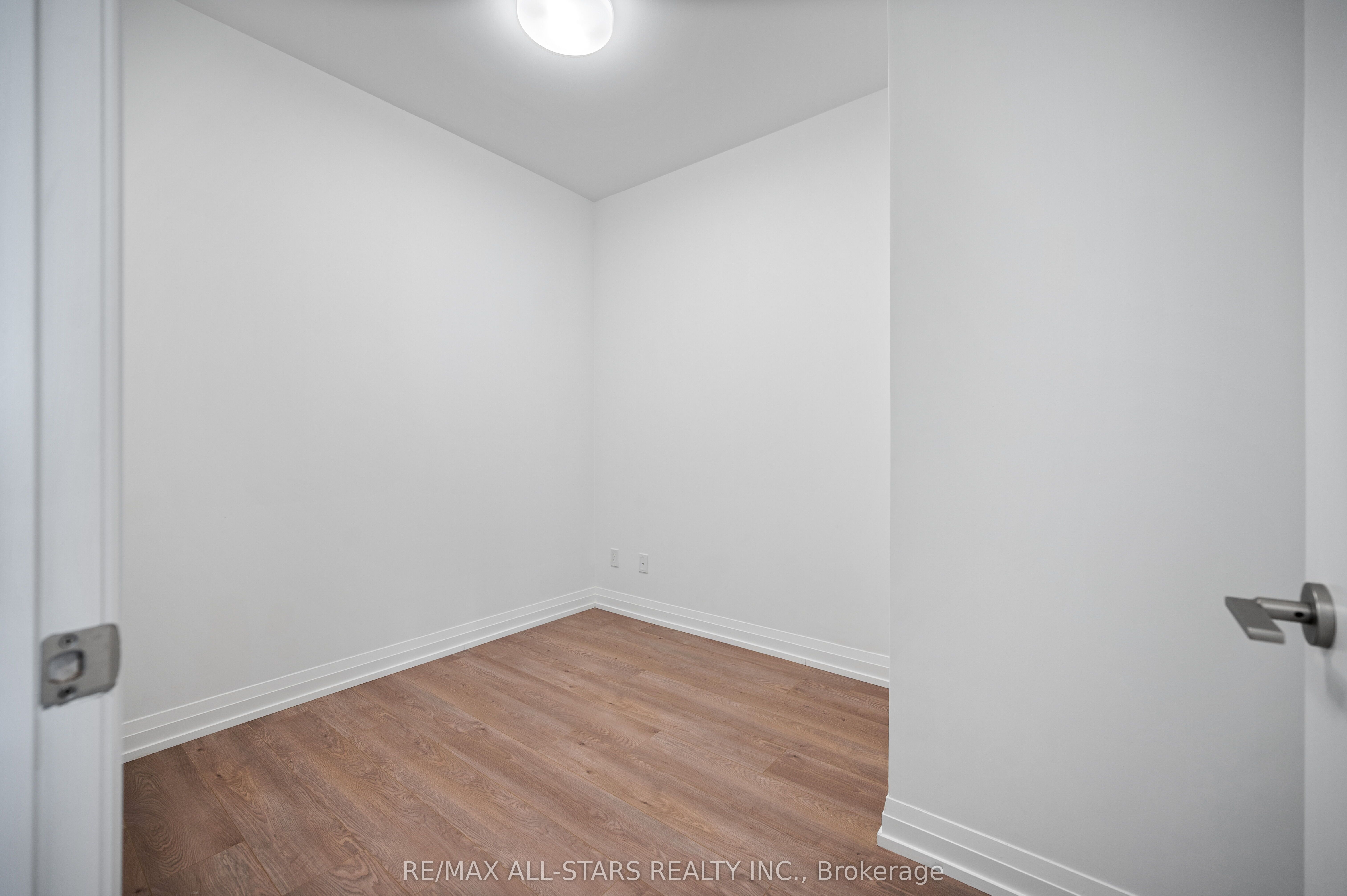 286 Main Street 1811 Property Photo 27