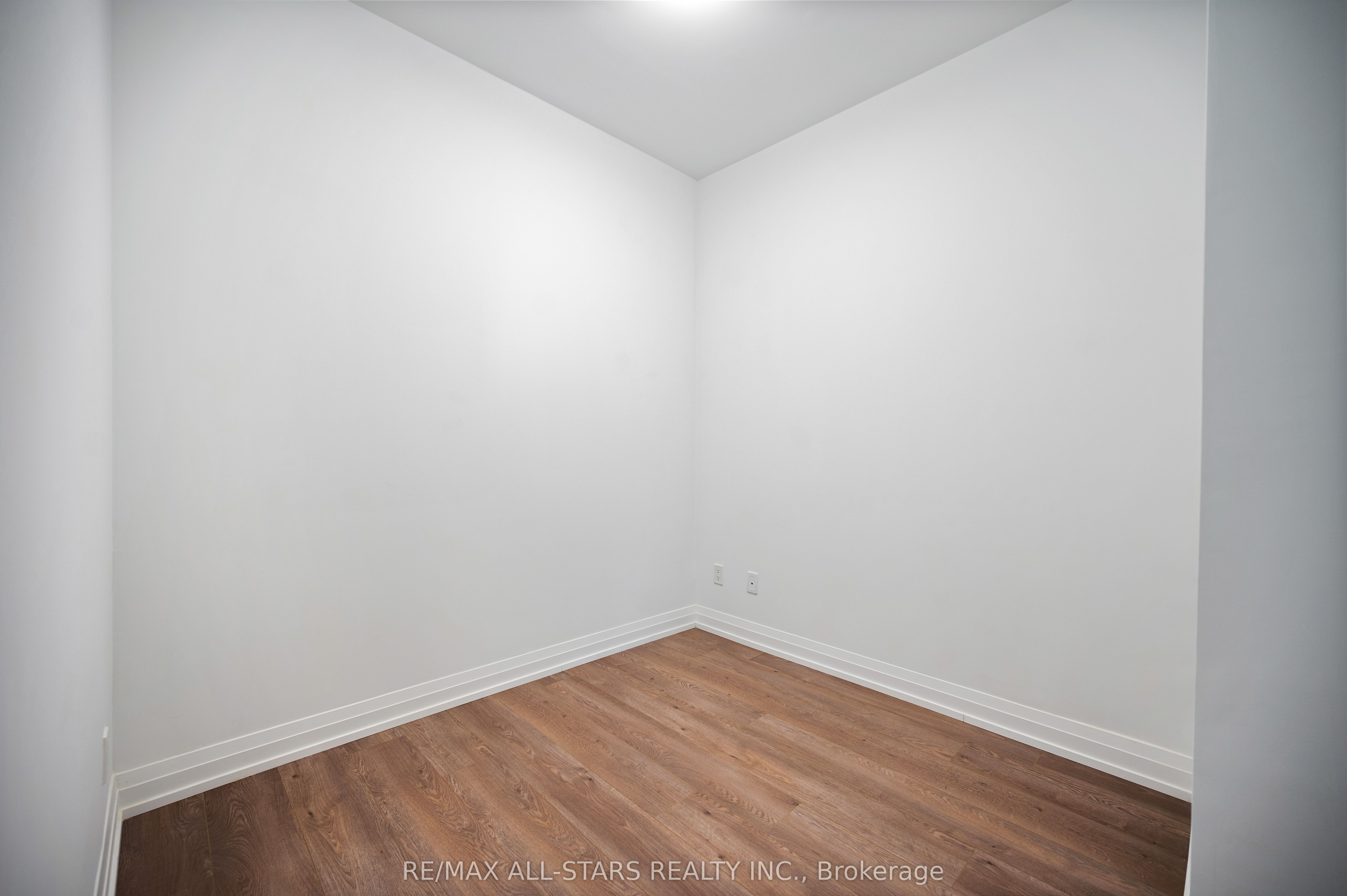 286 Main Street 1811 Property Photo 28