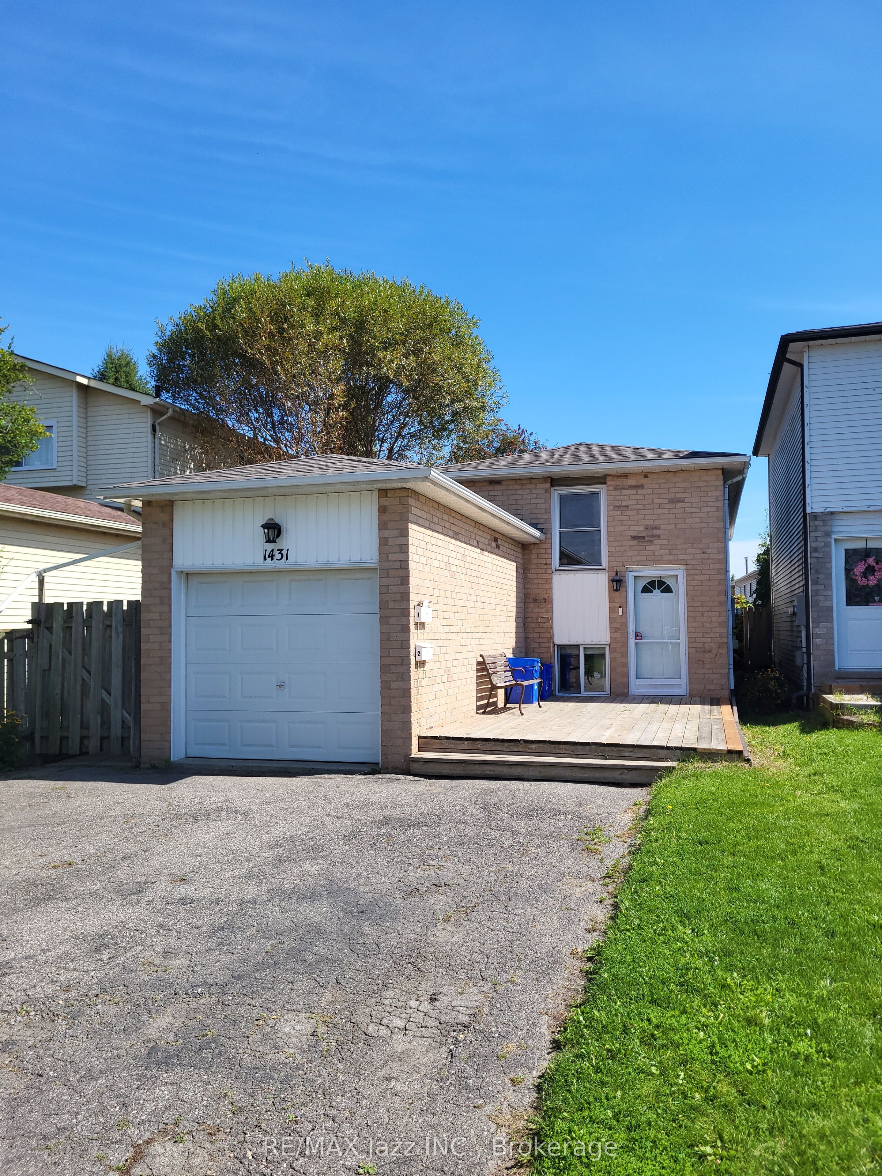 1431 Ritson Road S Property Photo 2