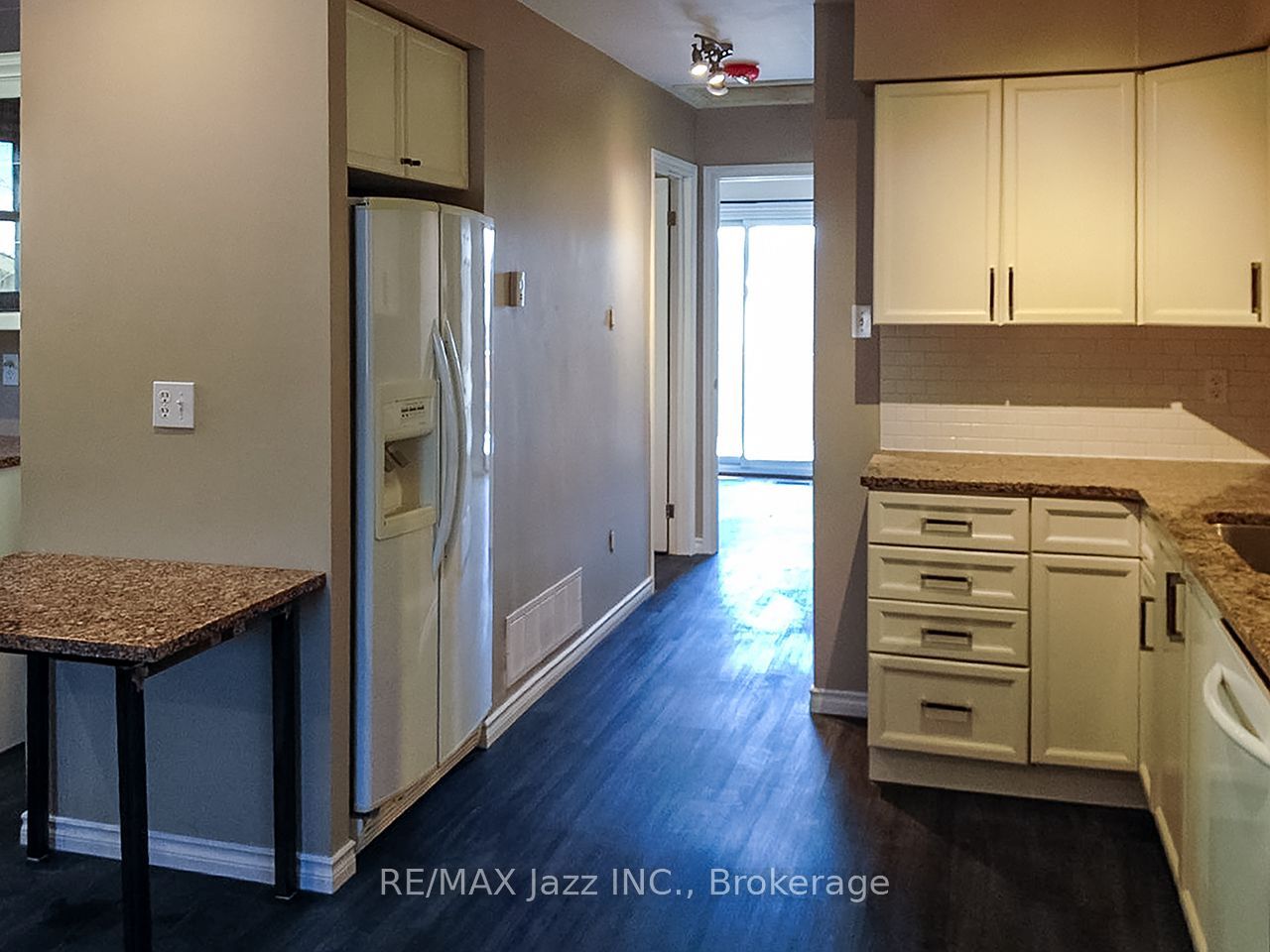 1431 Ritson Road S Property Photo 12