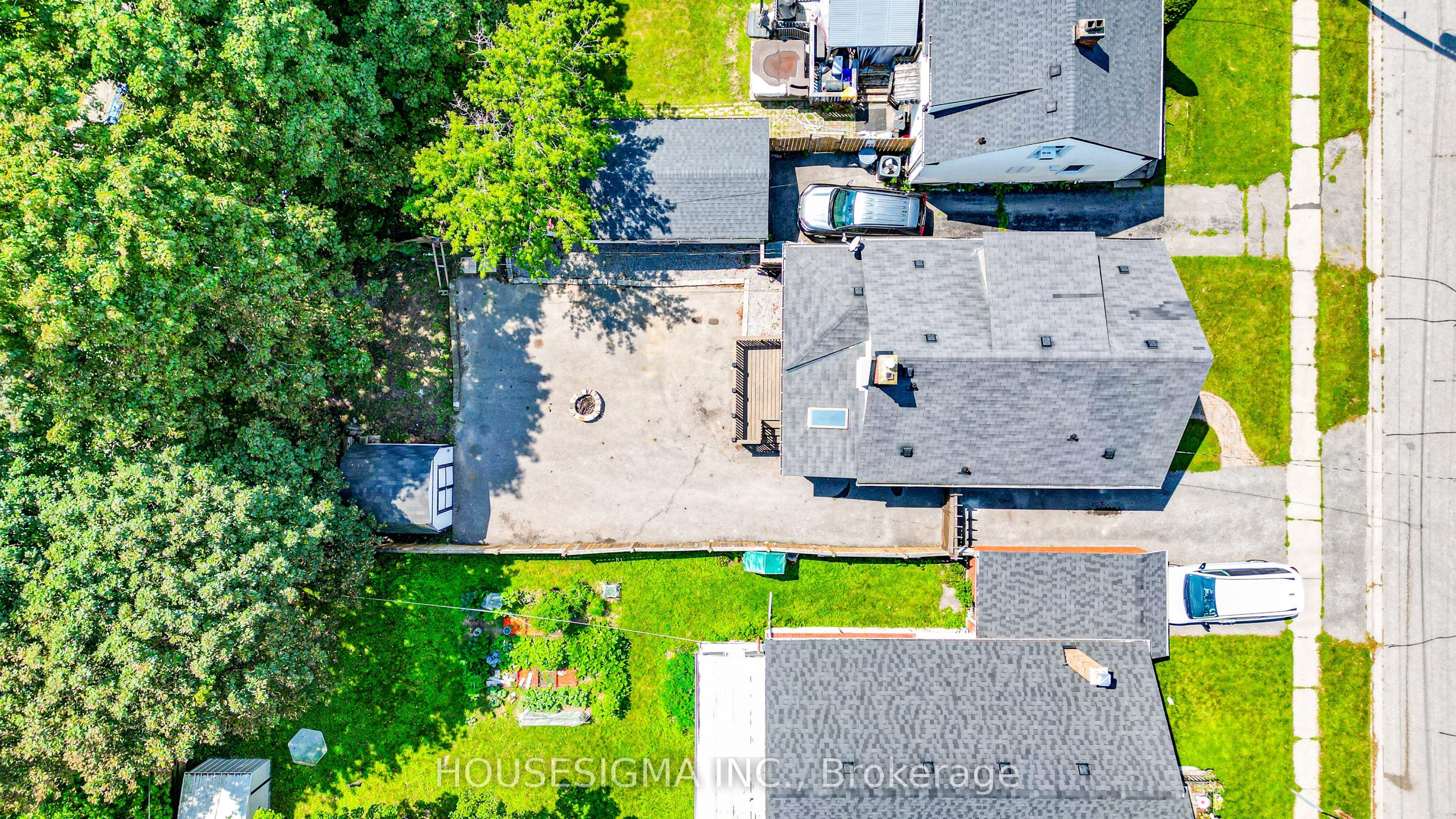 93 Brock Street W Property Photo 4