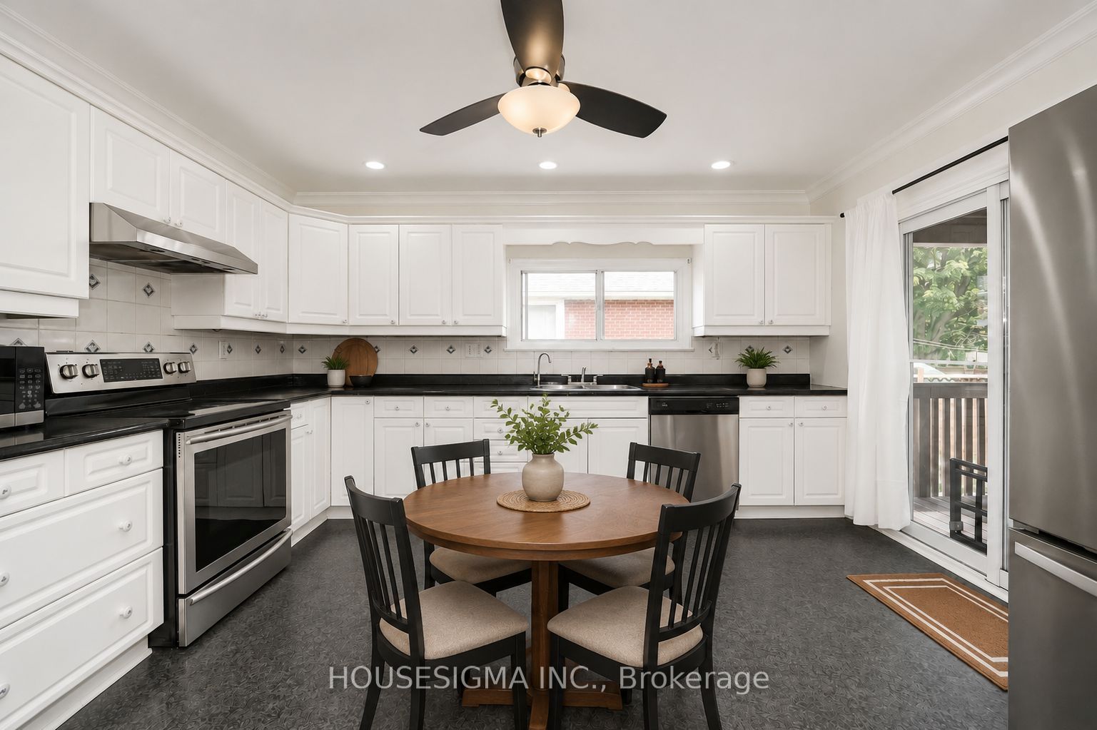 93 Brock Street W Property Photo 12