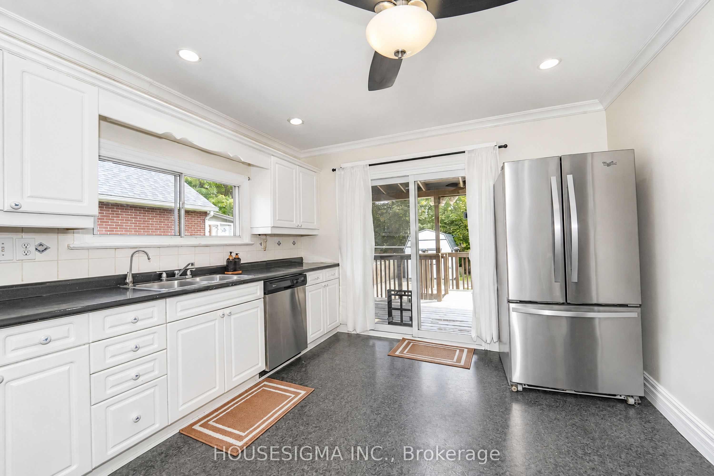 93 Brock Street W Property Photo 13
