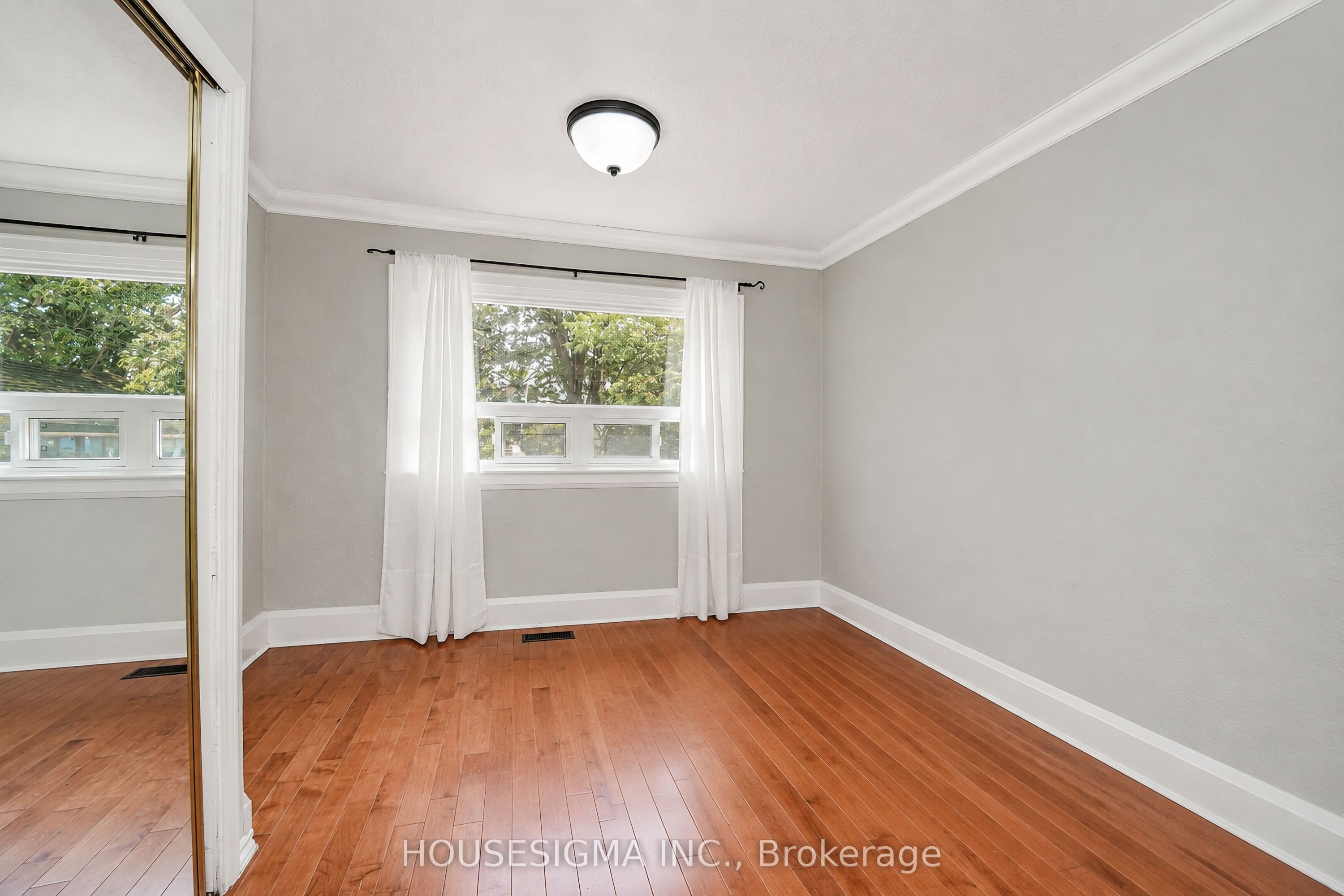 93 Brock Street W Property Photo 16