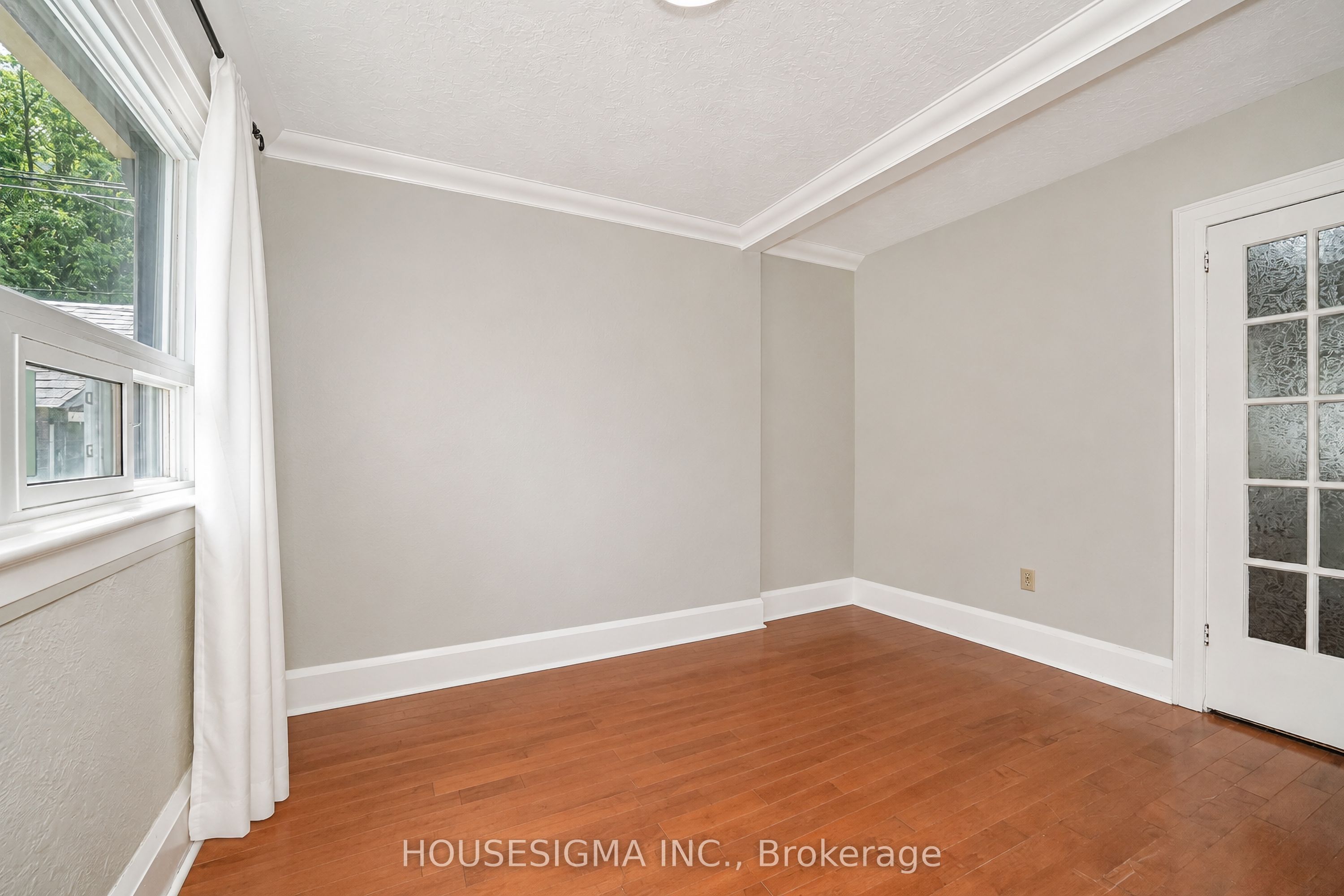 93 Brock Street W Property Photo 17