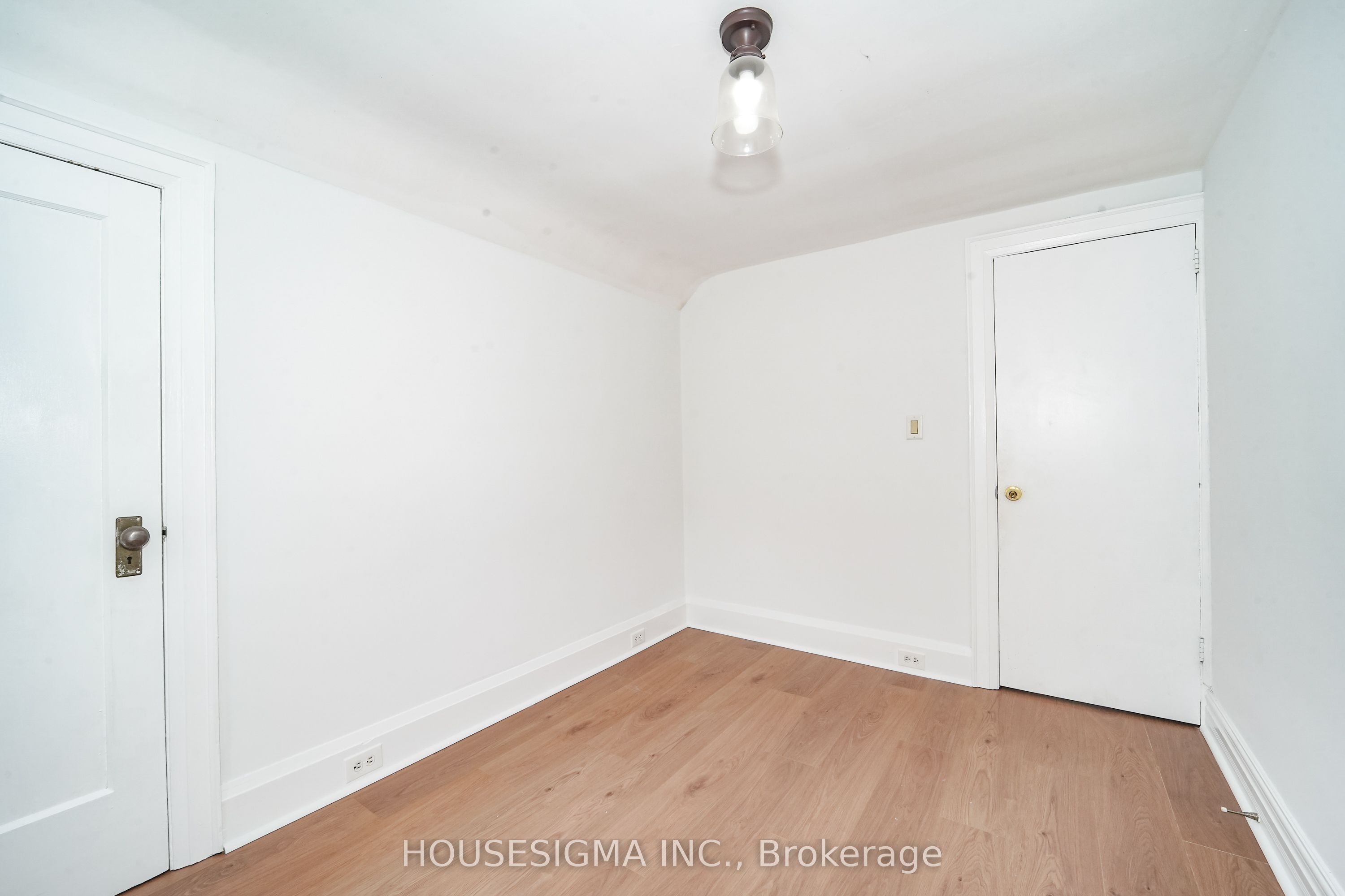 93 Brock Street W Property Photo 25