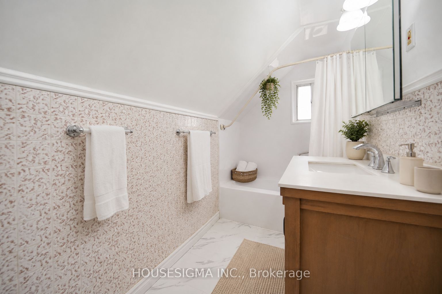 93 Brock Street W Property Photo 26