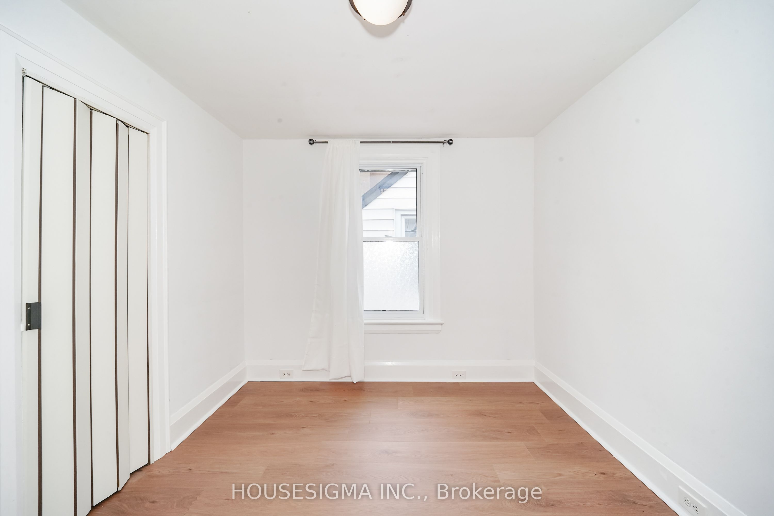 93 Brock Street W Property Photo 29