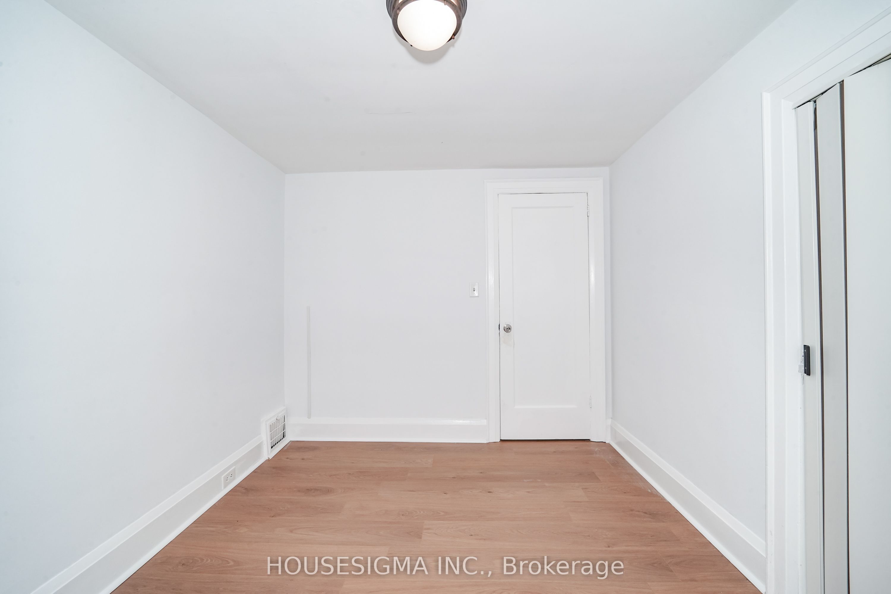 93 Brock Street W Property Photo 30