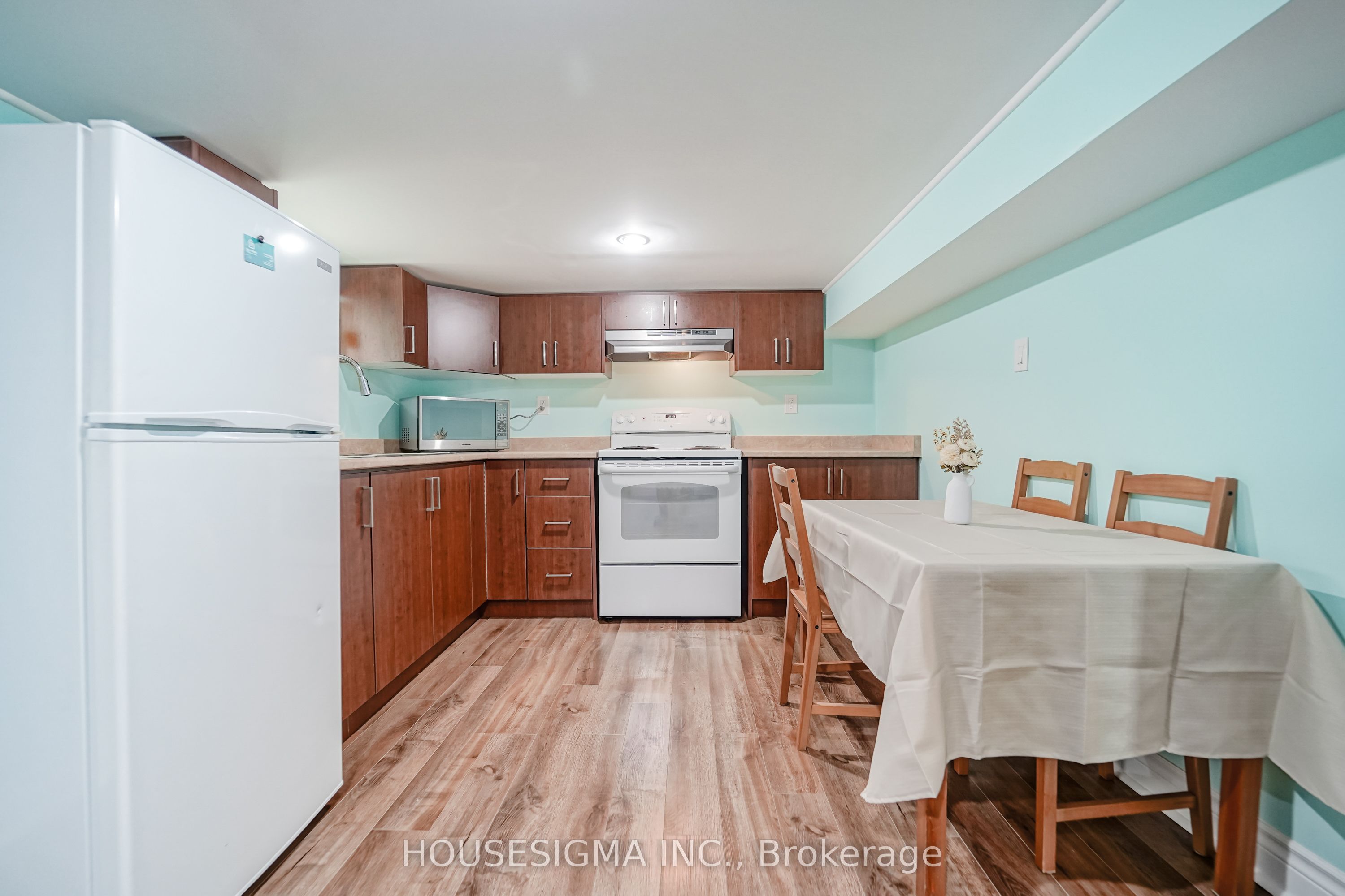 93 Brock Street W Property Photo 33
