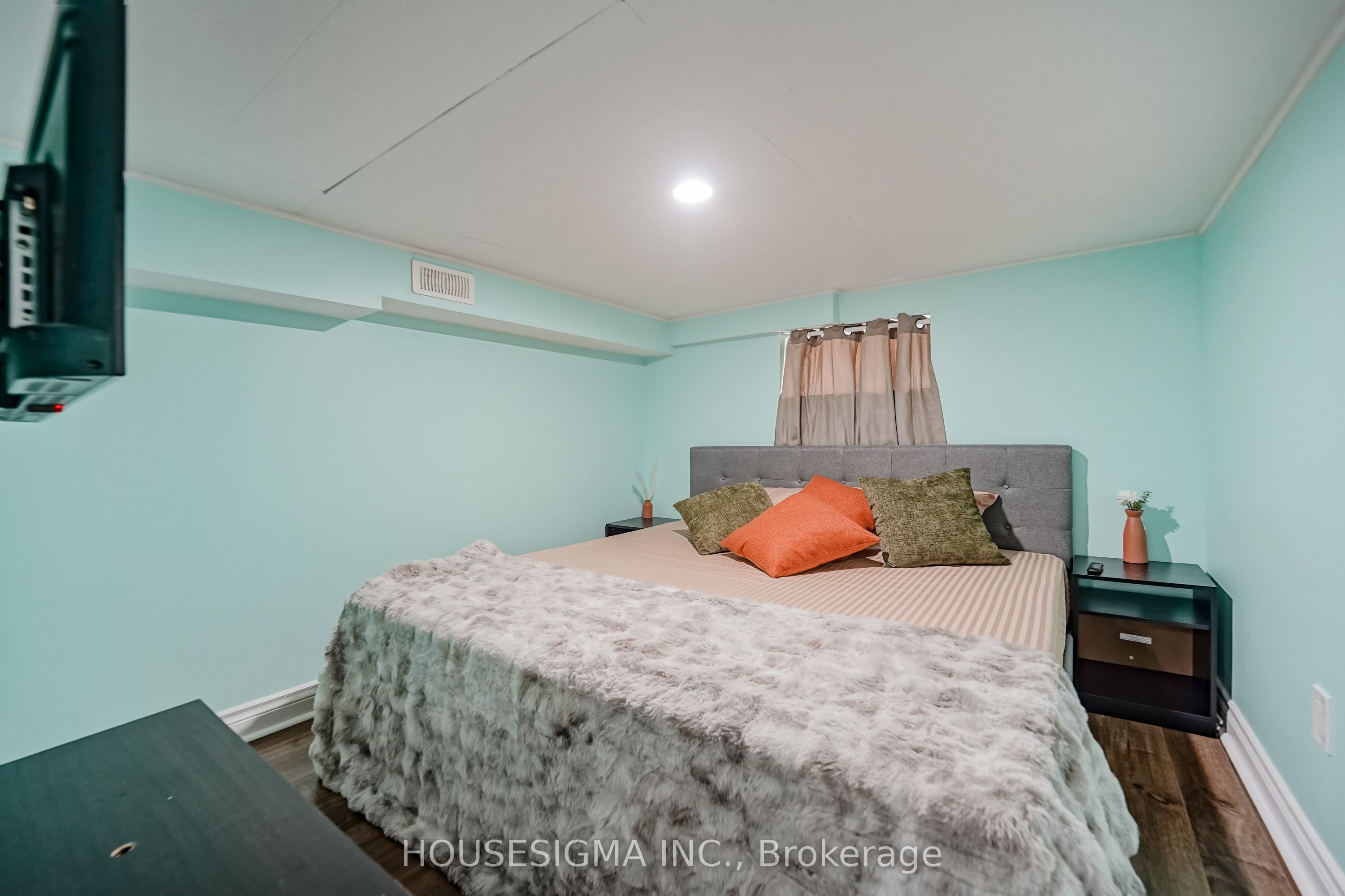93 Brock Street W Property Photo 35