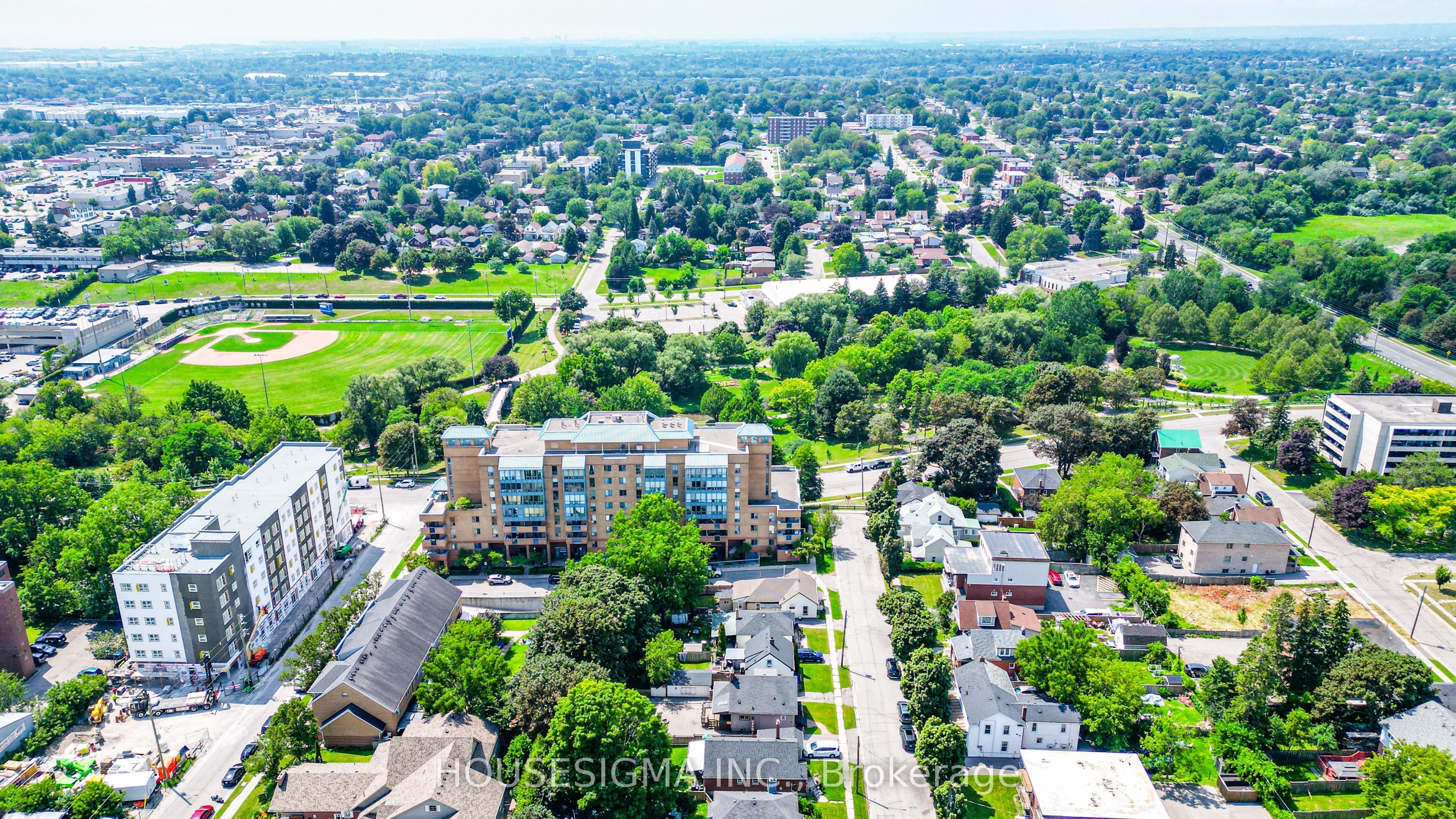 93 Brock Street W Property Photo 43