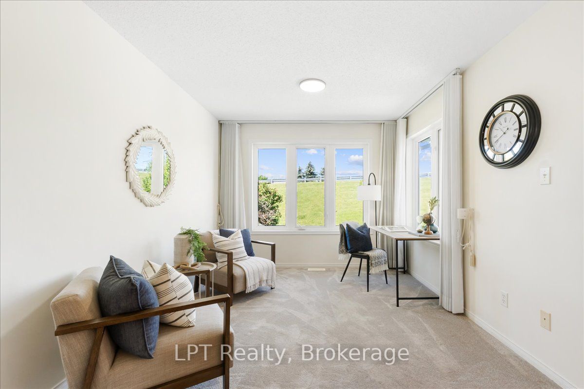 5 Niagara Trail Property Photo 15