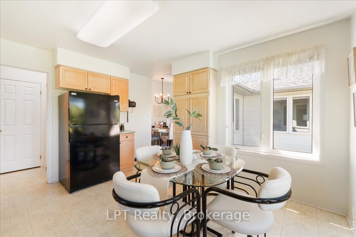 5 Niagara Trail Property Photo 18