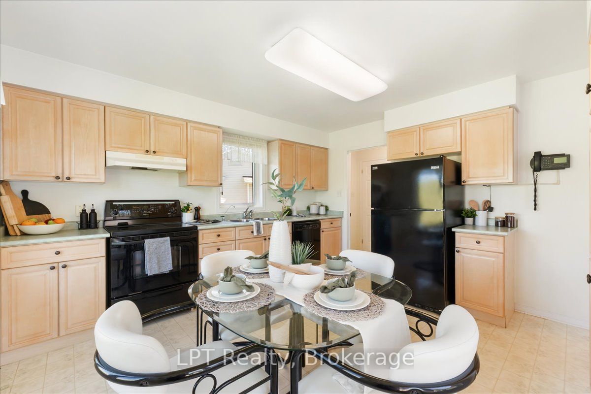 5 Niagara Trail Property Photo 19