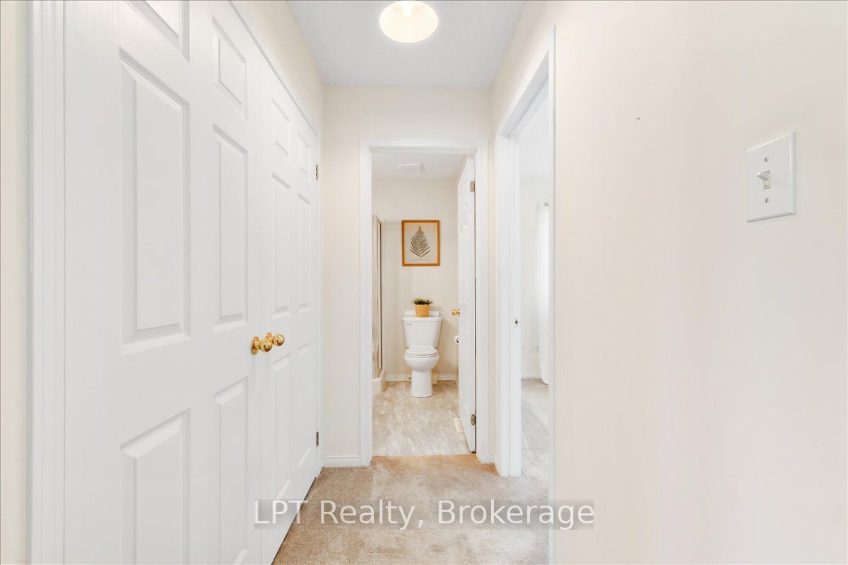 5 Niagara Trail Property Photo 24