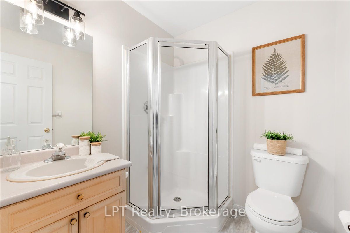 5 Niagara Trail Property Photo 27