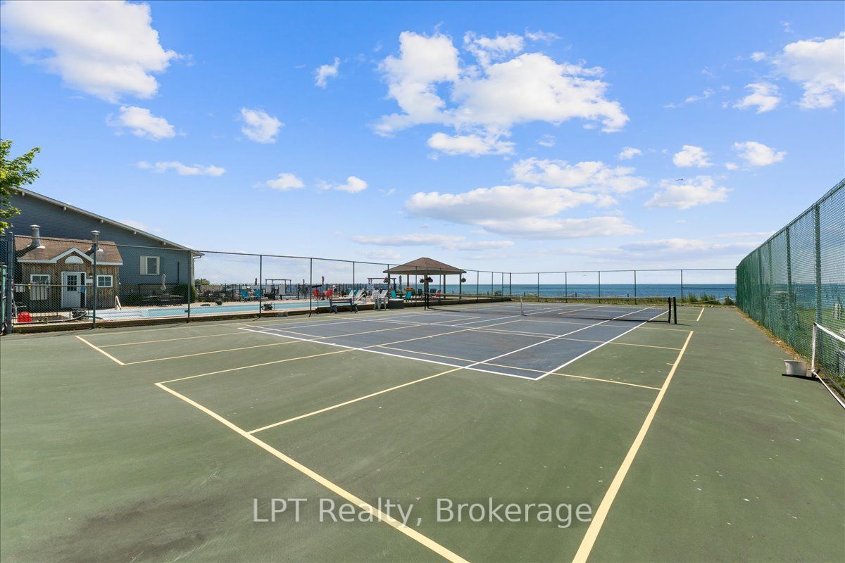 5 Niagara Trail Property Photo 40