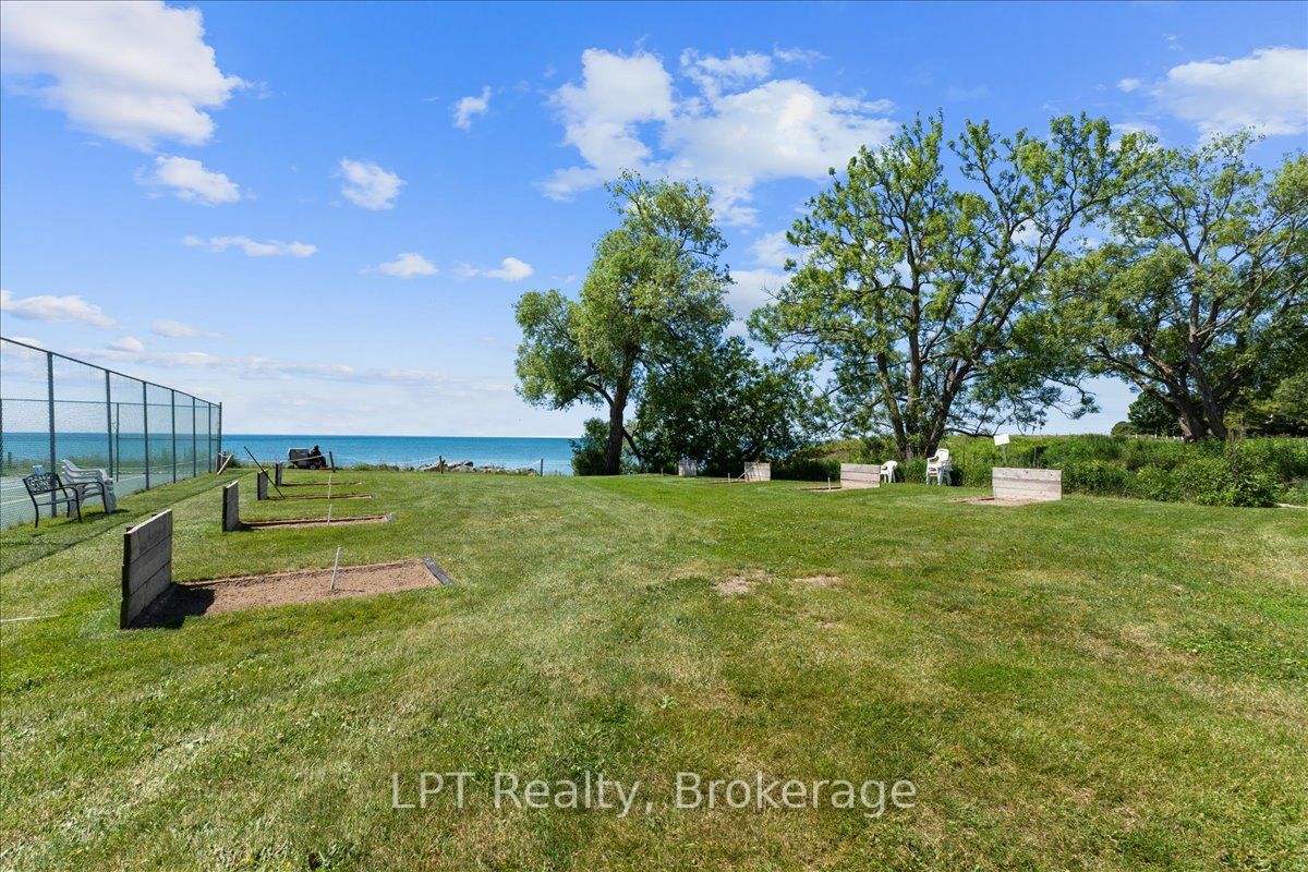5 Niagara Trail Property Photo 41