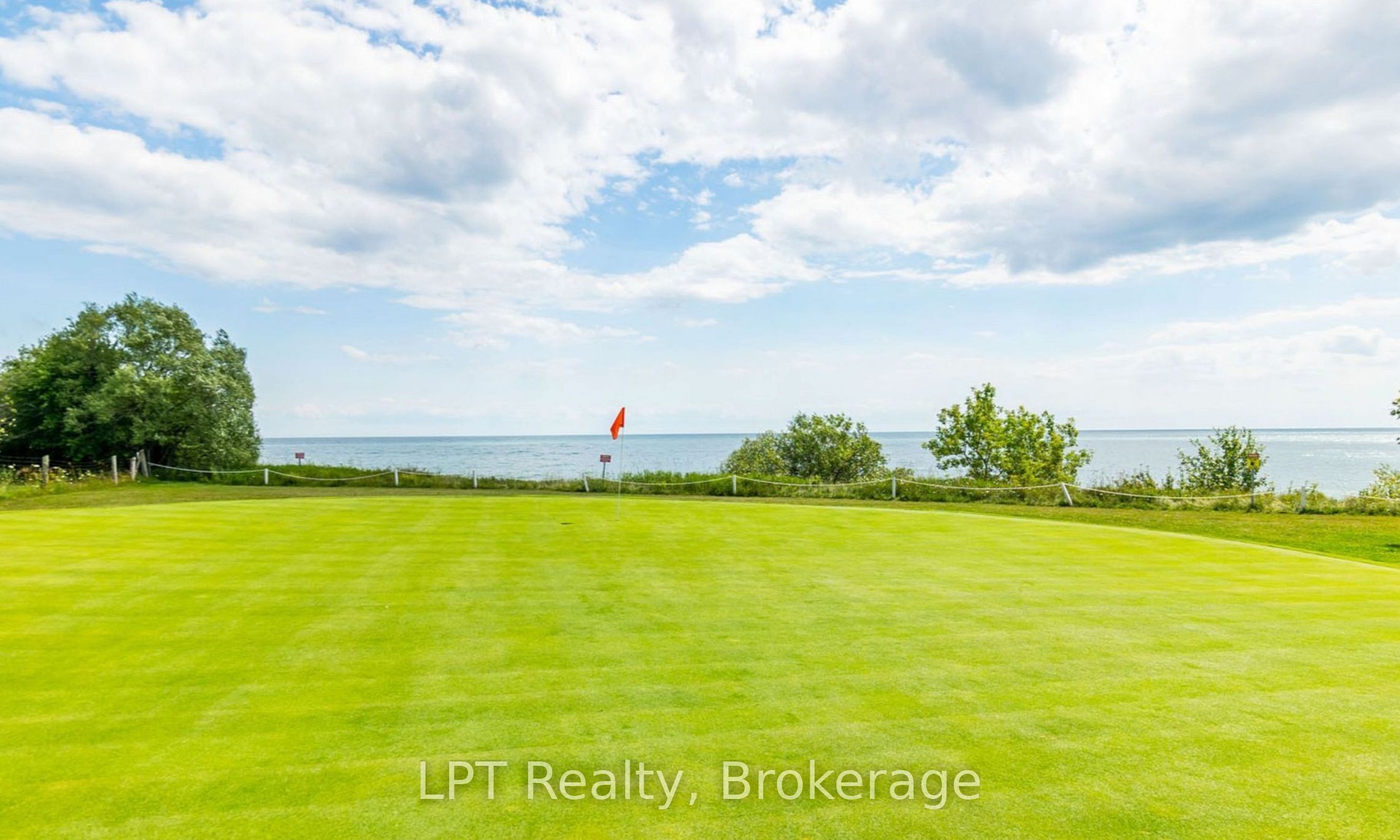 5 Niagara Trail Property Photo 43