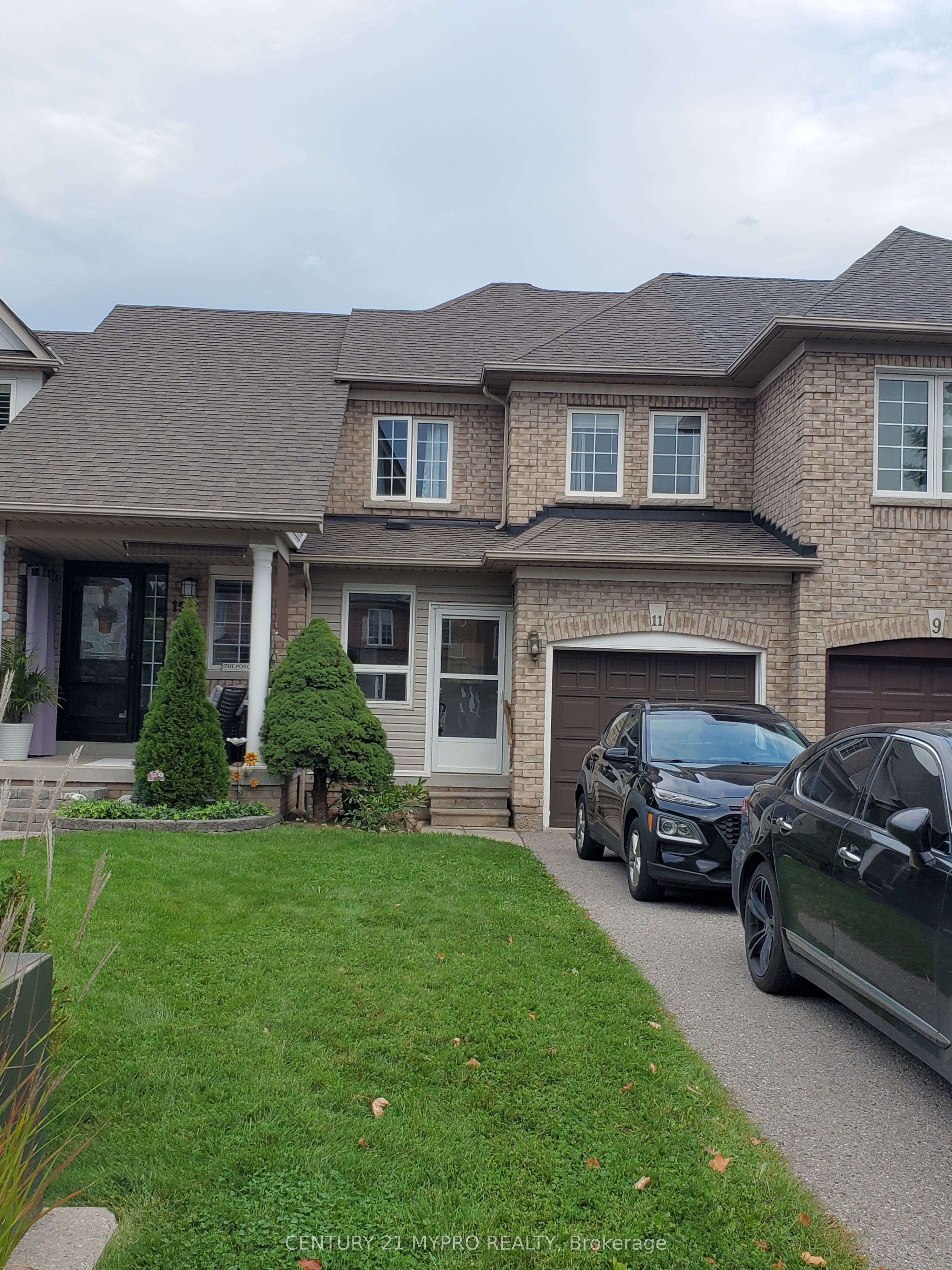 11 Oglevie Drive Property Photo 1