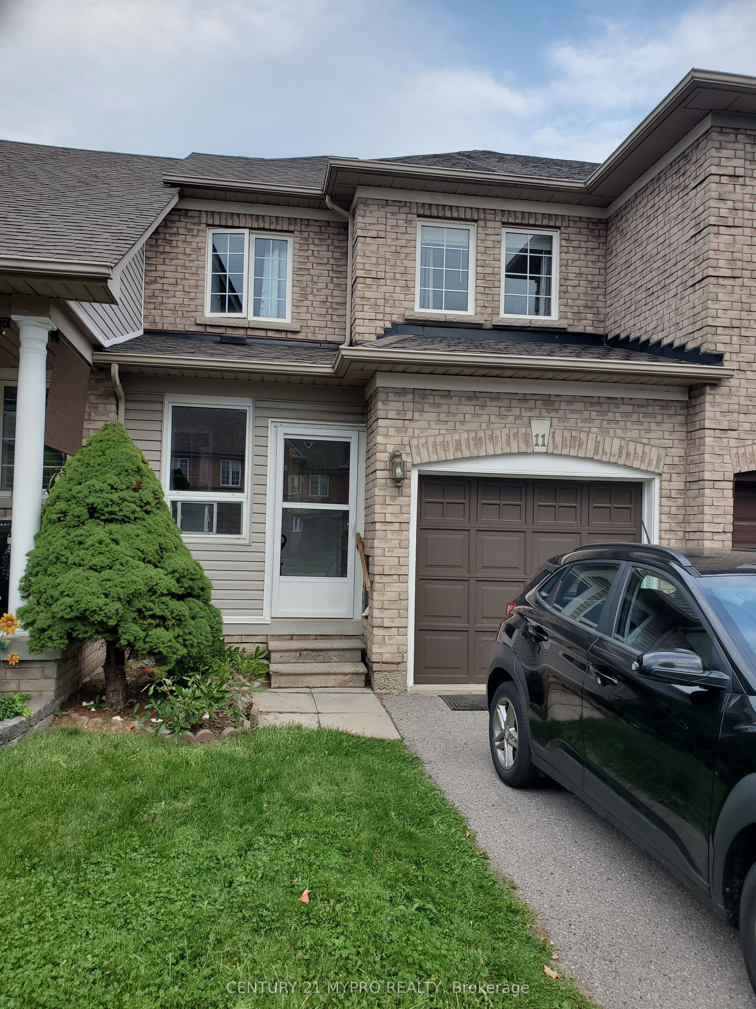 11 Oglevie Drive Property Photo 2