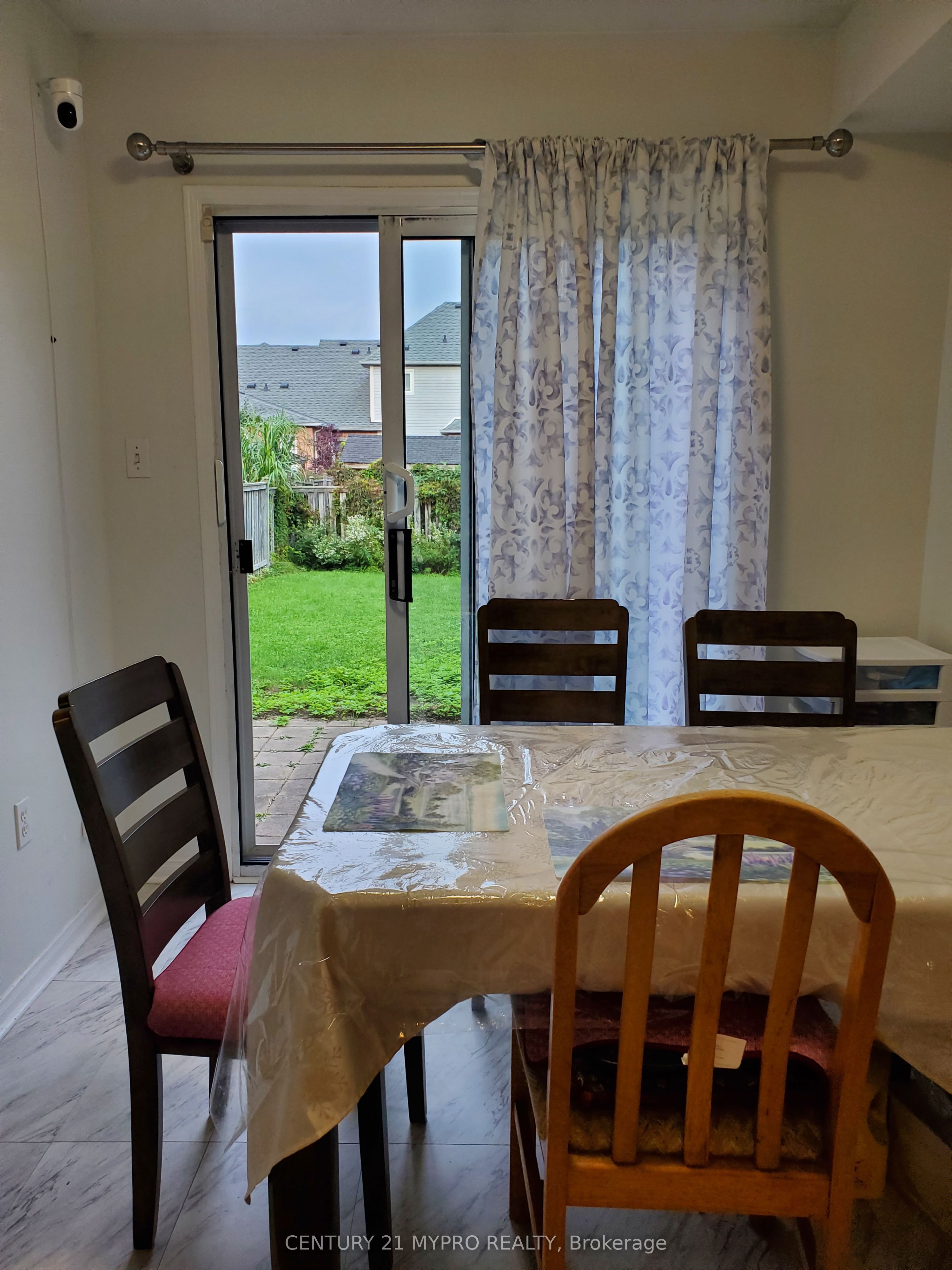 11 Oglevie Drive Property Photo 6