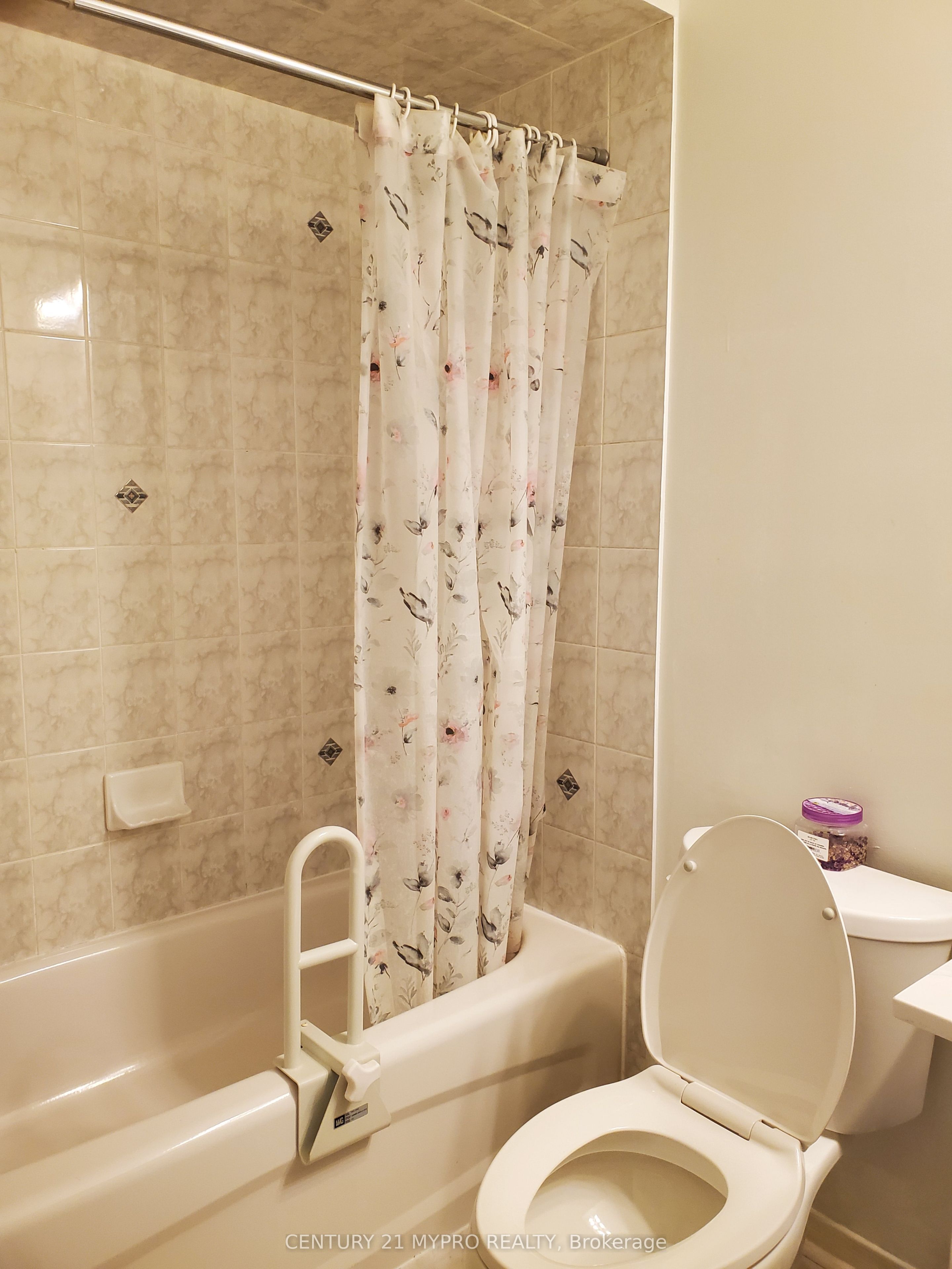 11 Oglevie Drive Property Photo 14