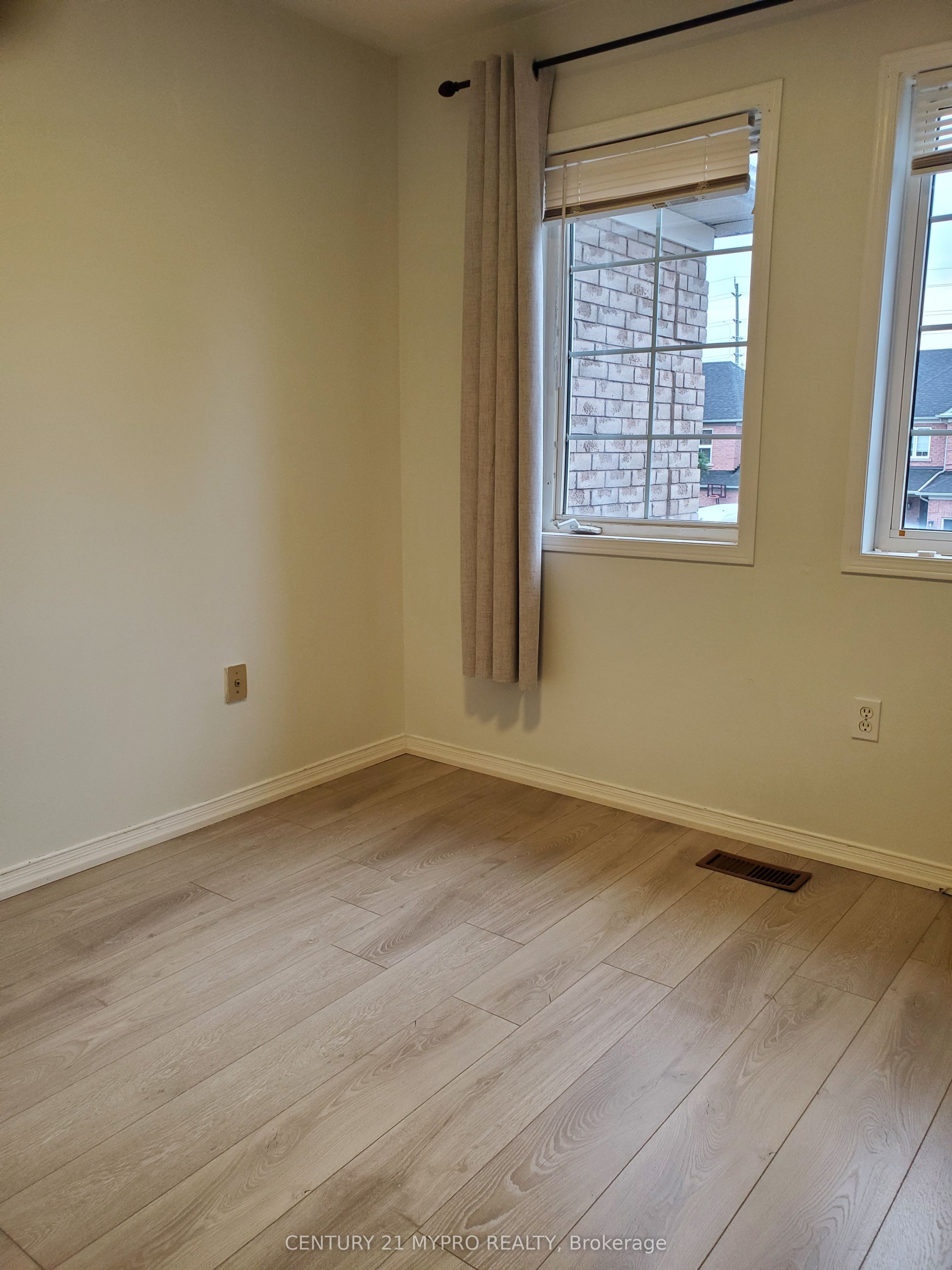 11 Oglevie Drive Property Photo 16