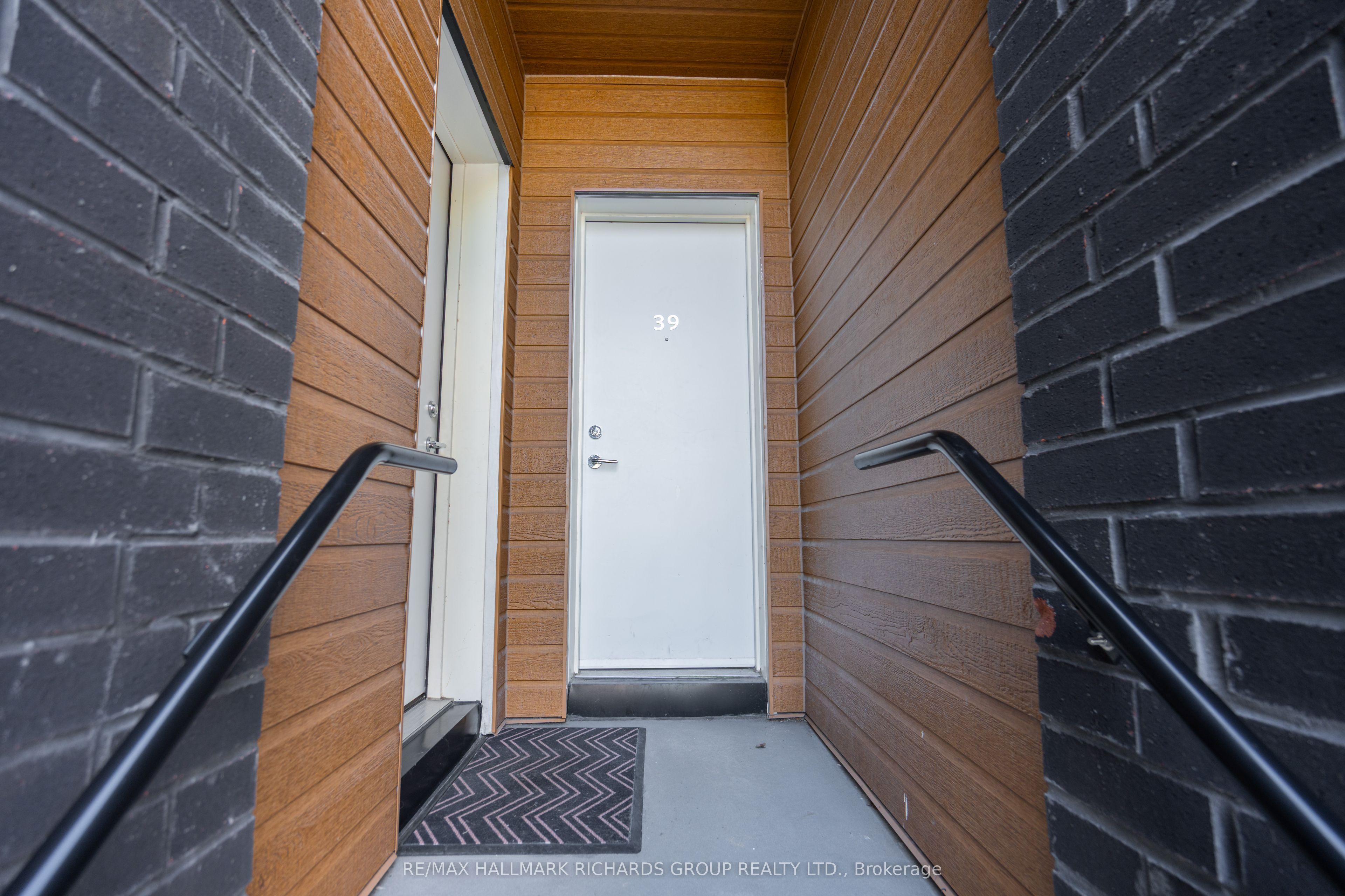 35 Birchcliff Avenue 39 Property Photo 2