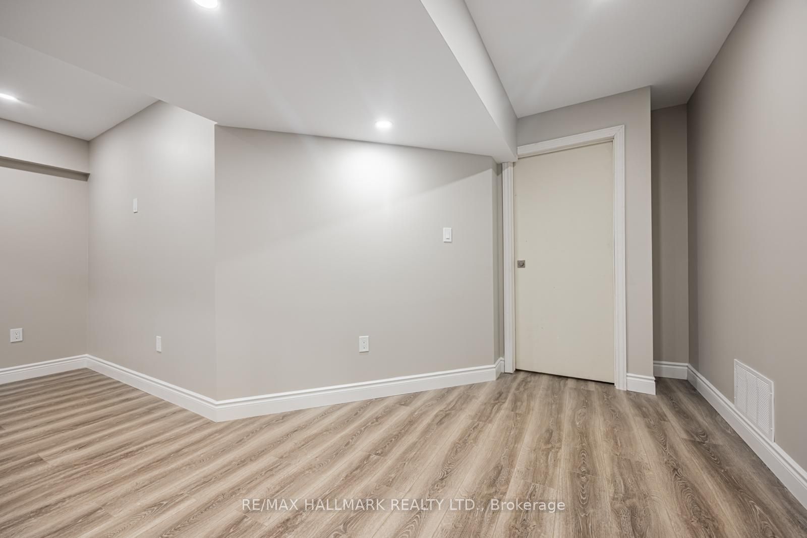 58 Jevons Drive Lower Property Photo 9