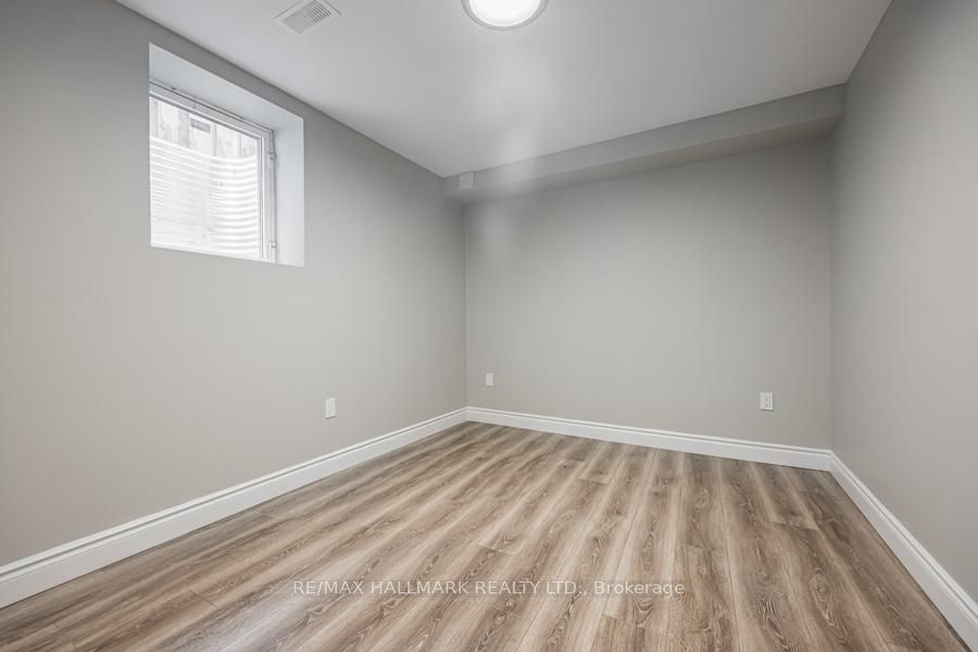 58 Jevons Drive Lower Property Photo 10