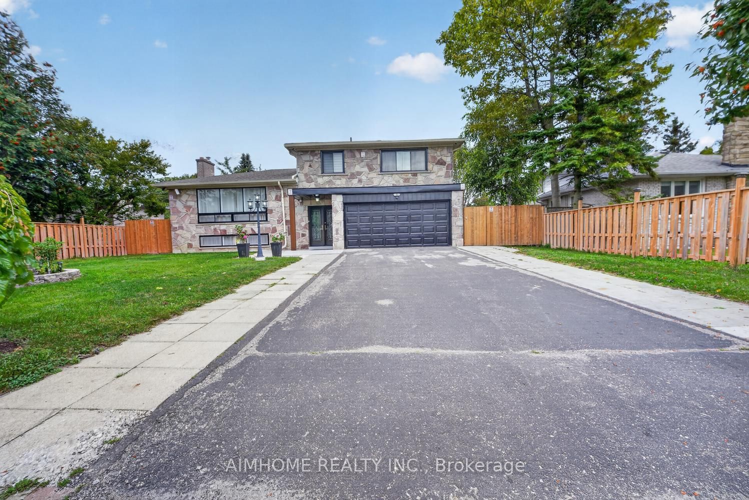 166 Guildwood Parkway Property Photo 2