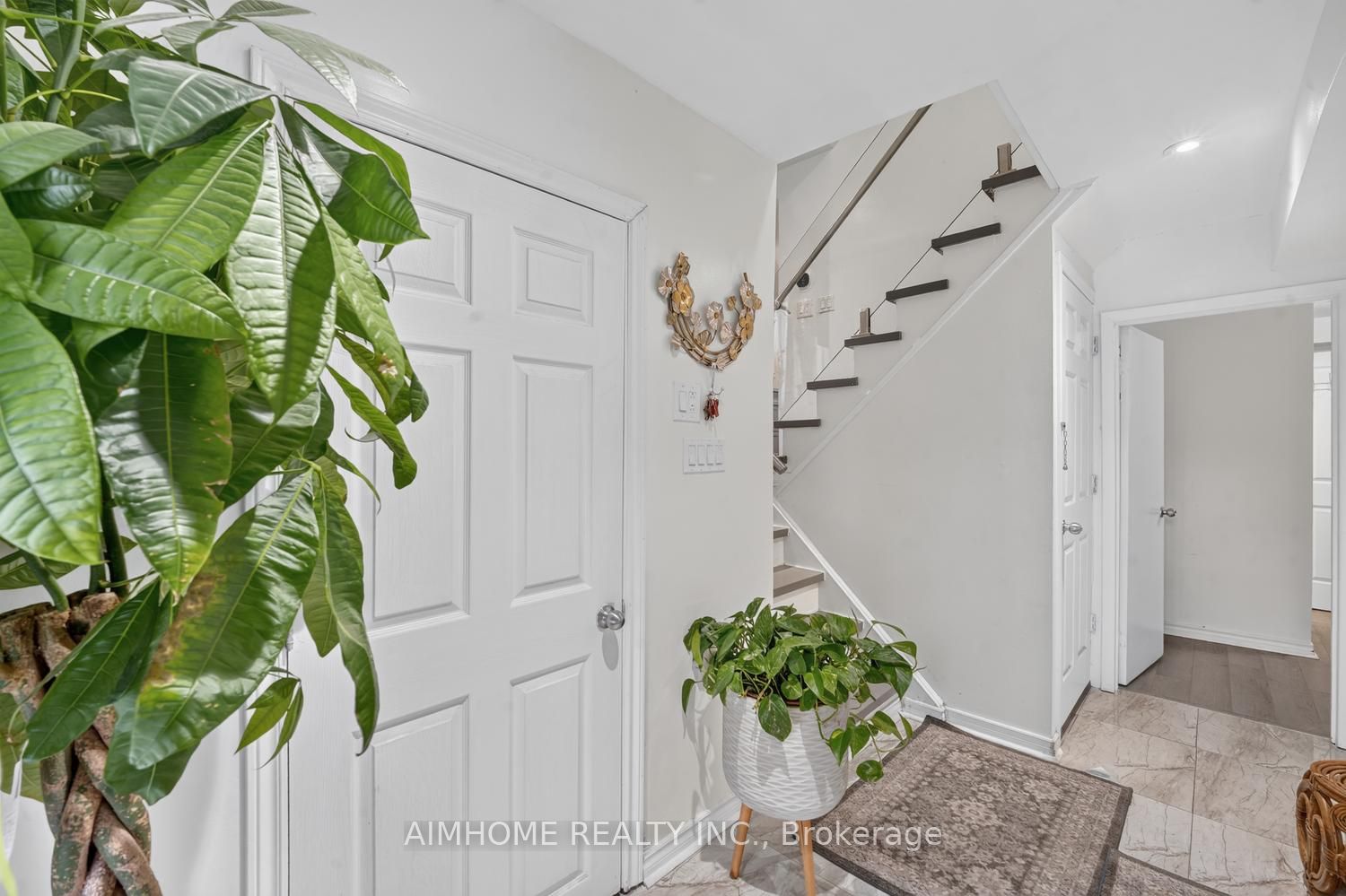166 Guildwood Parkway Property Photo 10