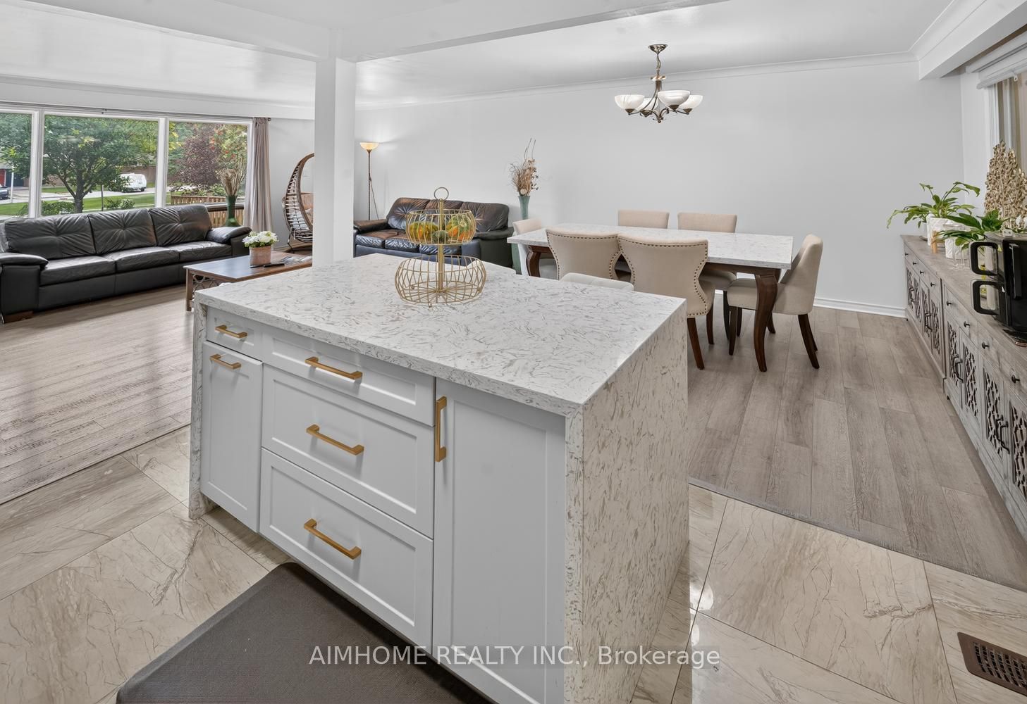 166 Guildwood Parkway Property Photo 13