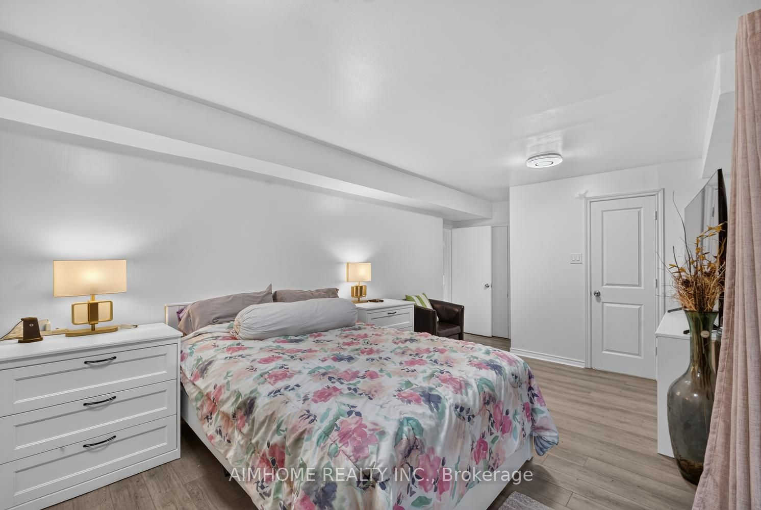 166 Guildwood Parkway Property Photo 17