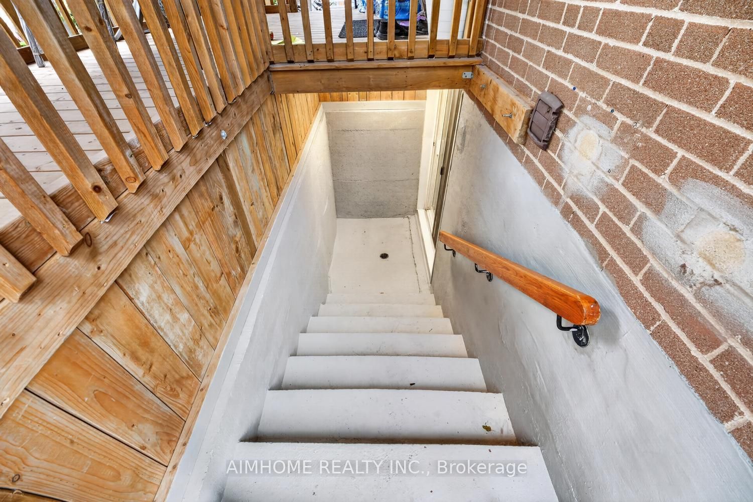 166 Guildwood Parkway Property Photo 31