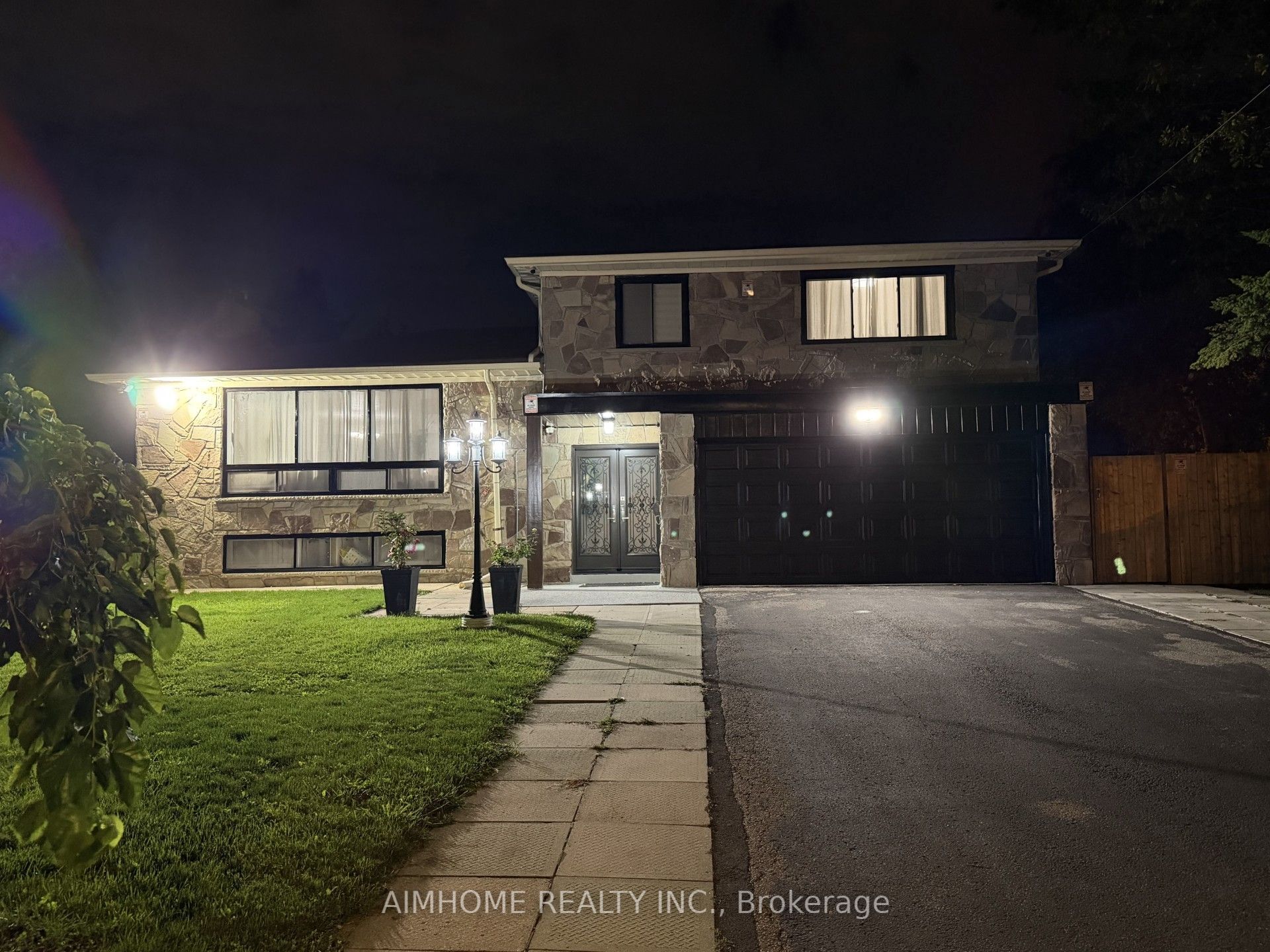 166 Guildwood Parkway Property Photo 44