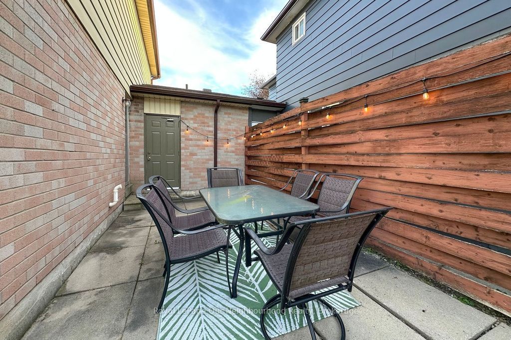 16 Hailey Court Property Photo 33