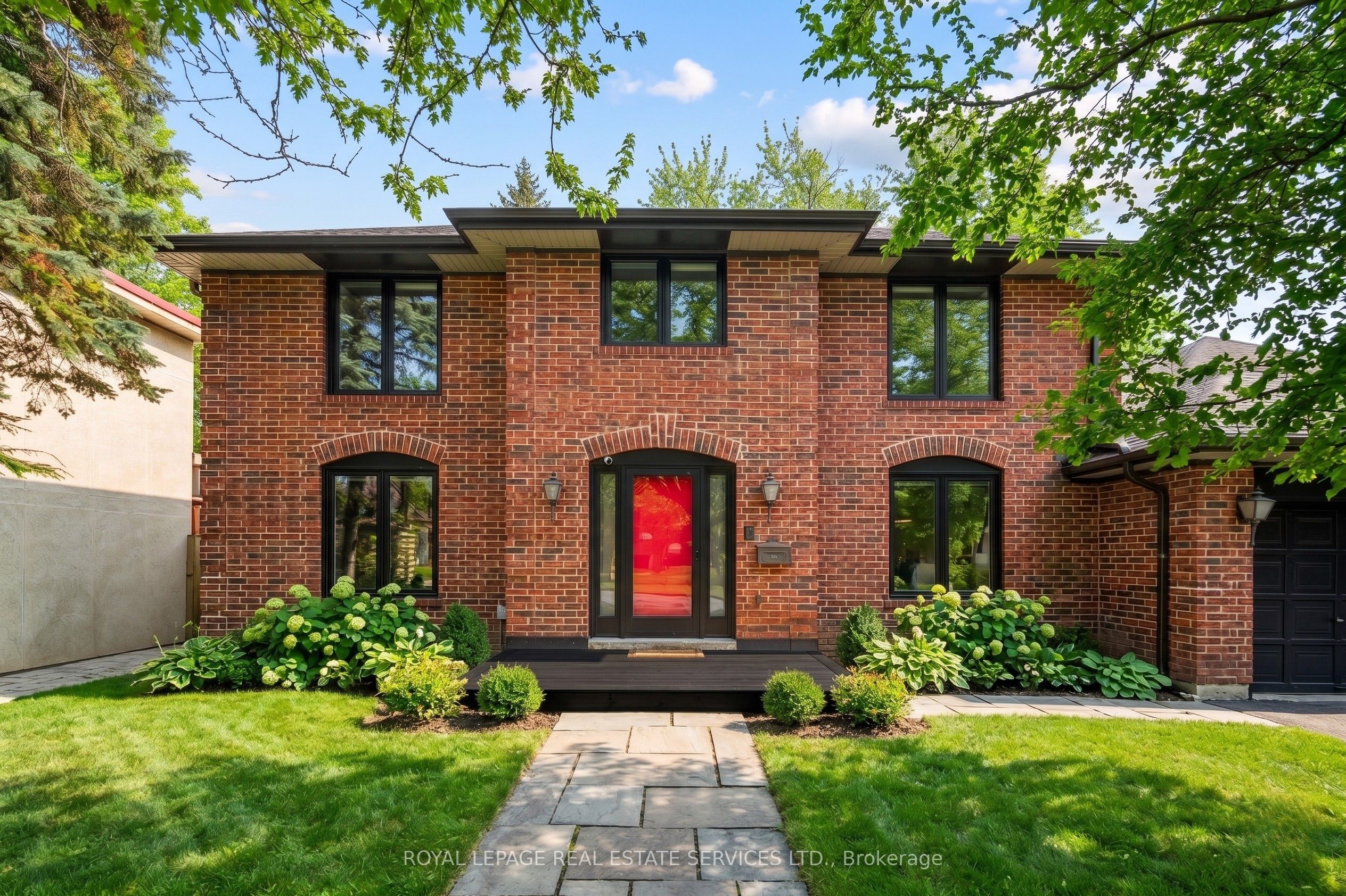 40 Stonemanse Court