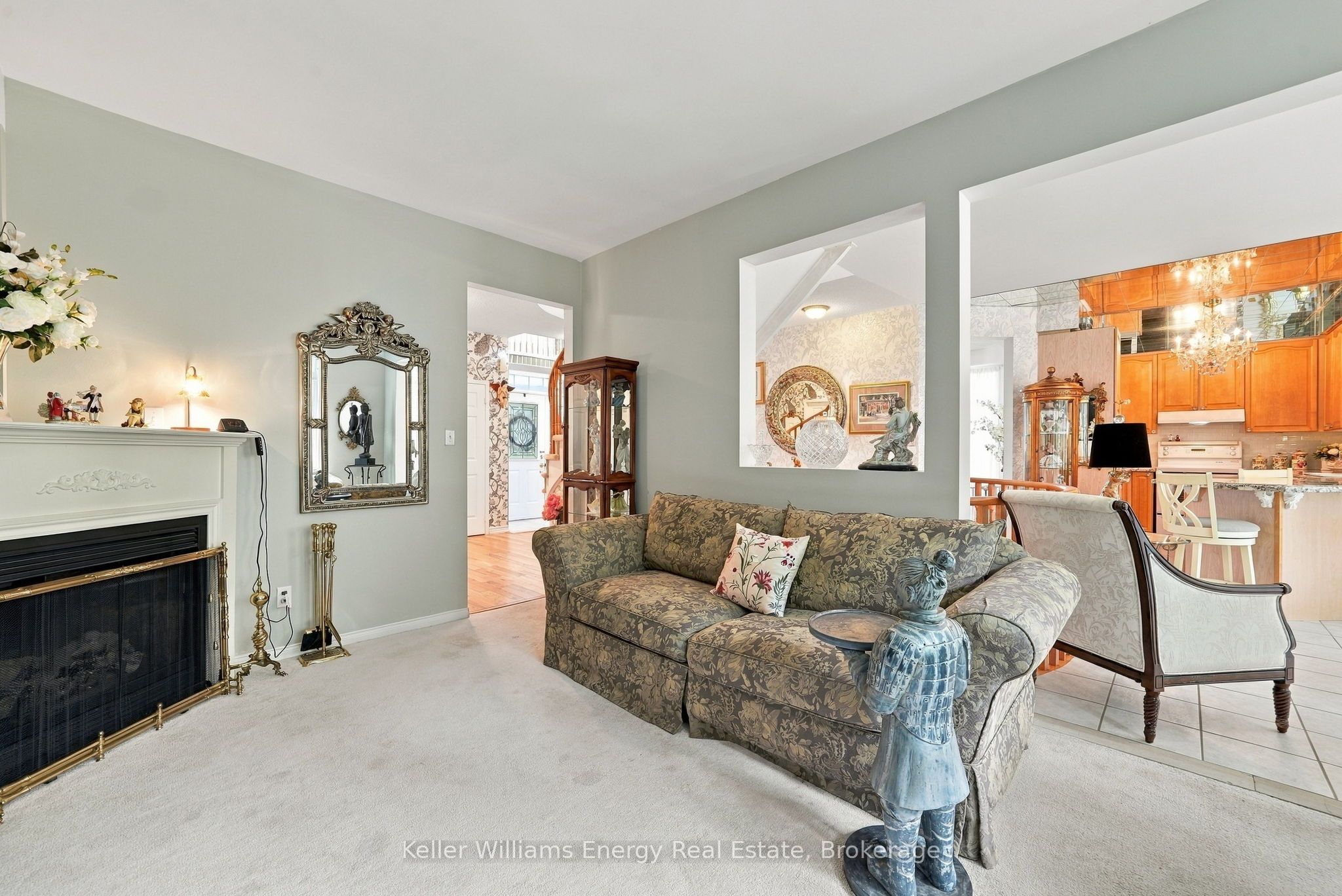 990 Glenbourne Drive Property Photo 13