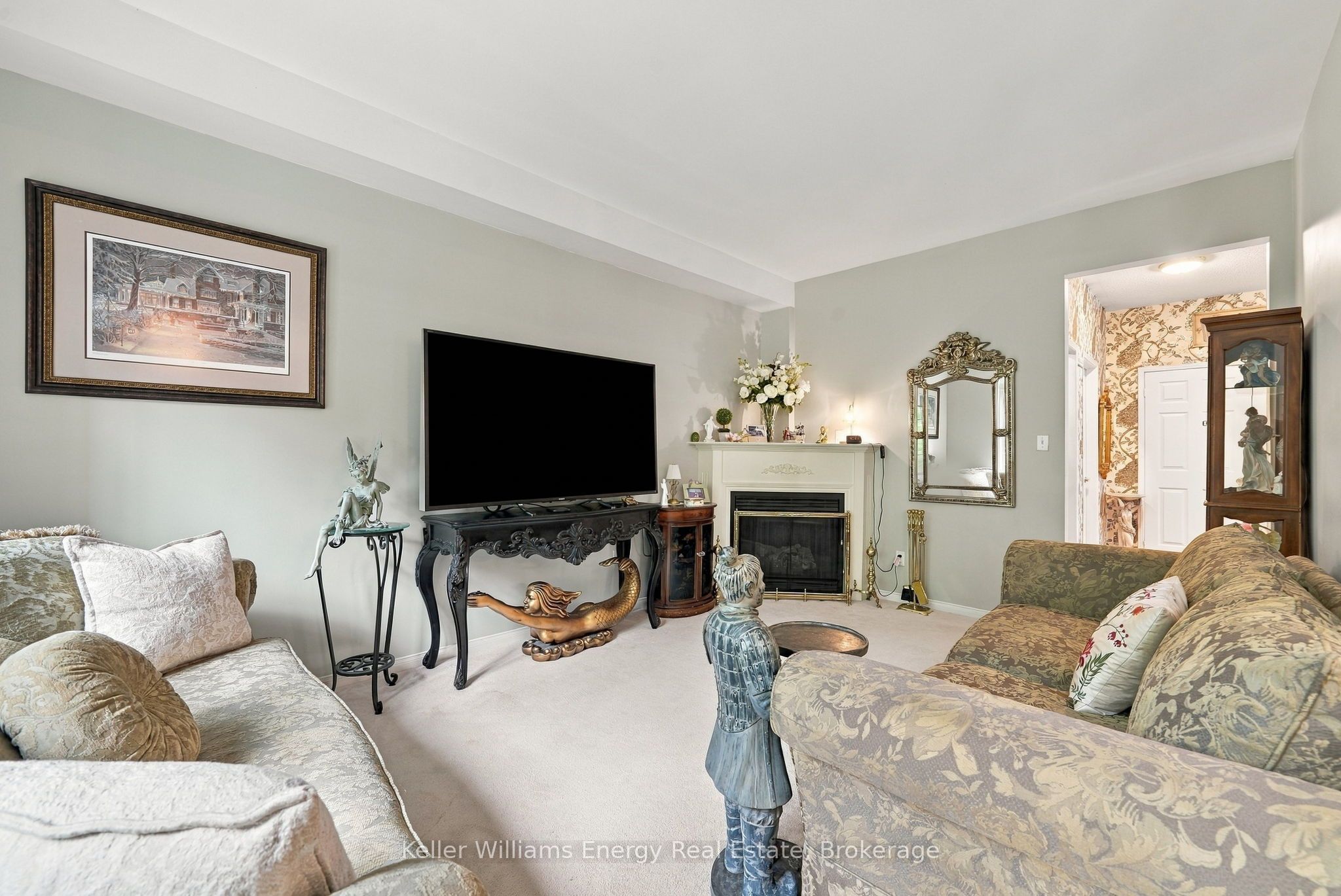 990 Glenbourne Drive Property Photo 14