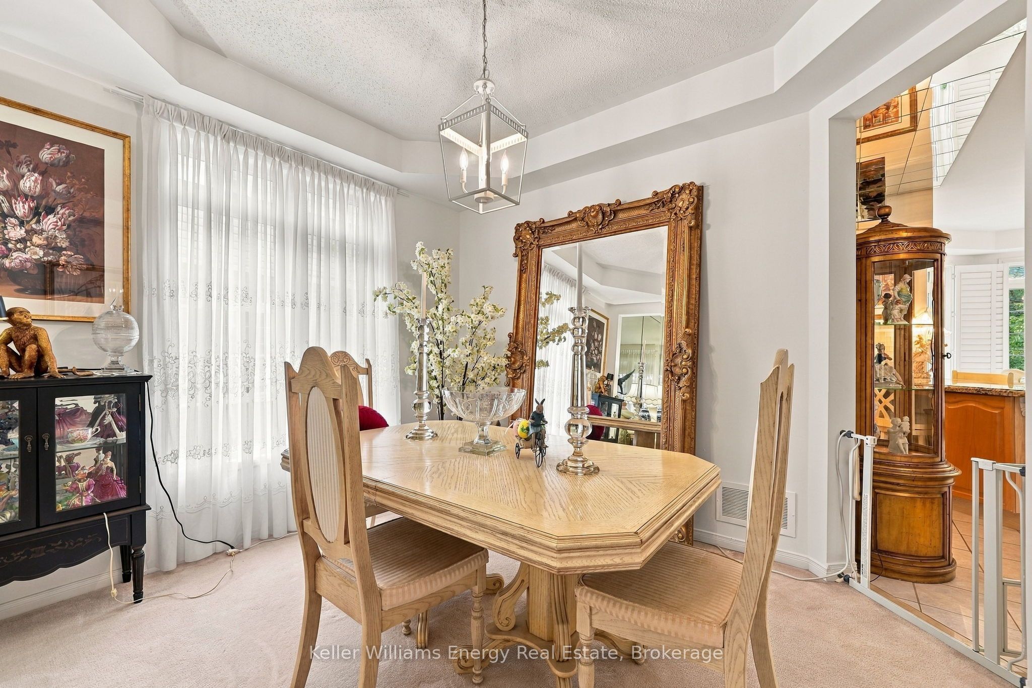 990 Glenbourne Drive Property Photo 15
