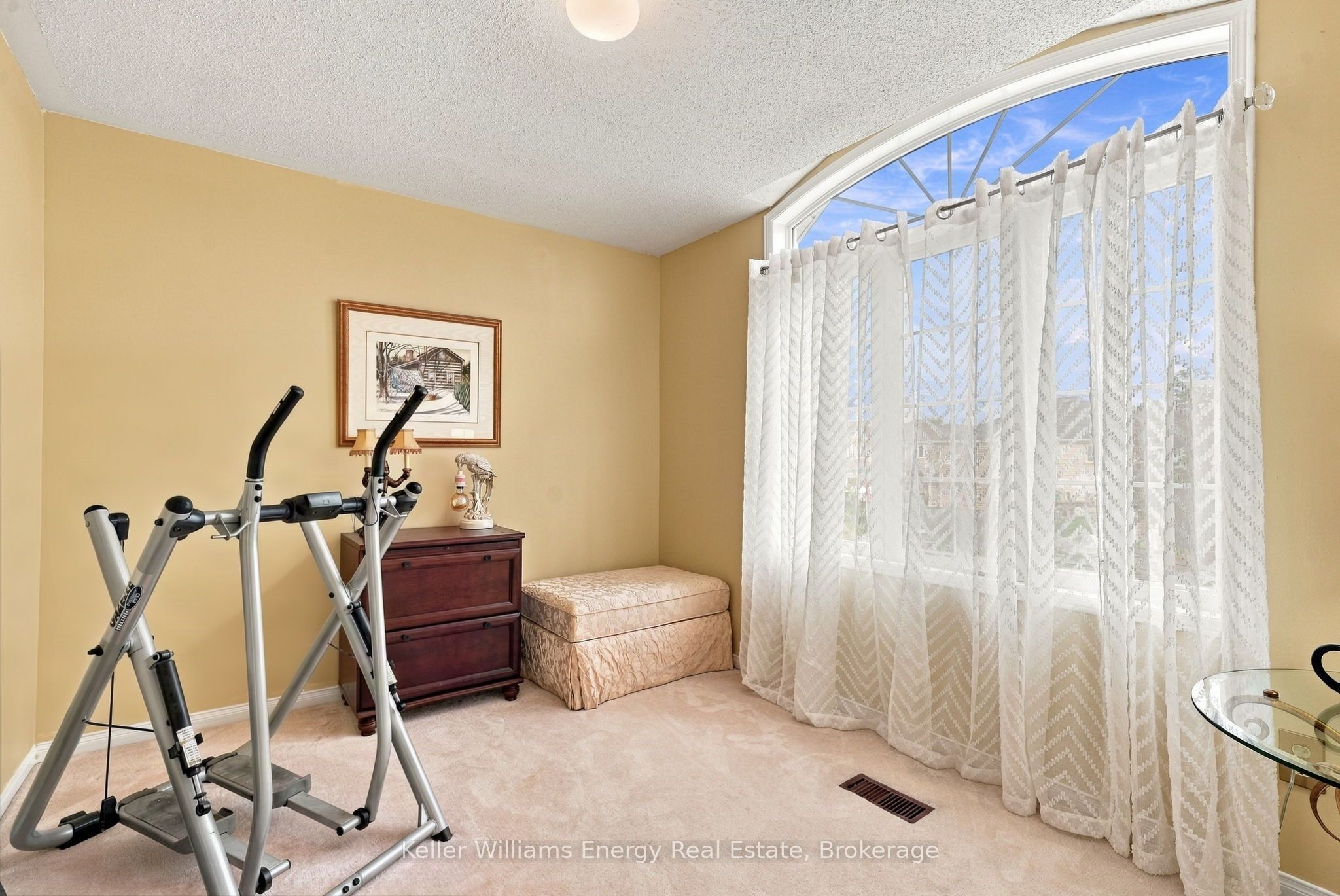 990 Glenbourne Drive Property Photo 32