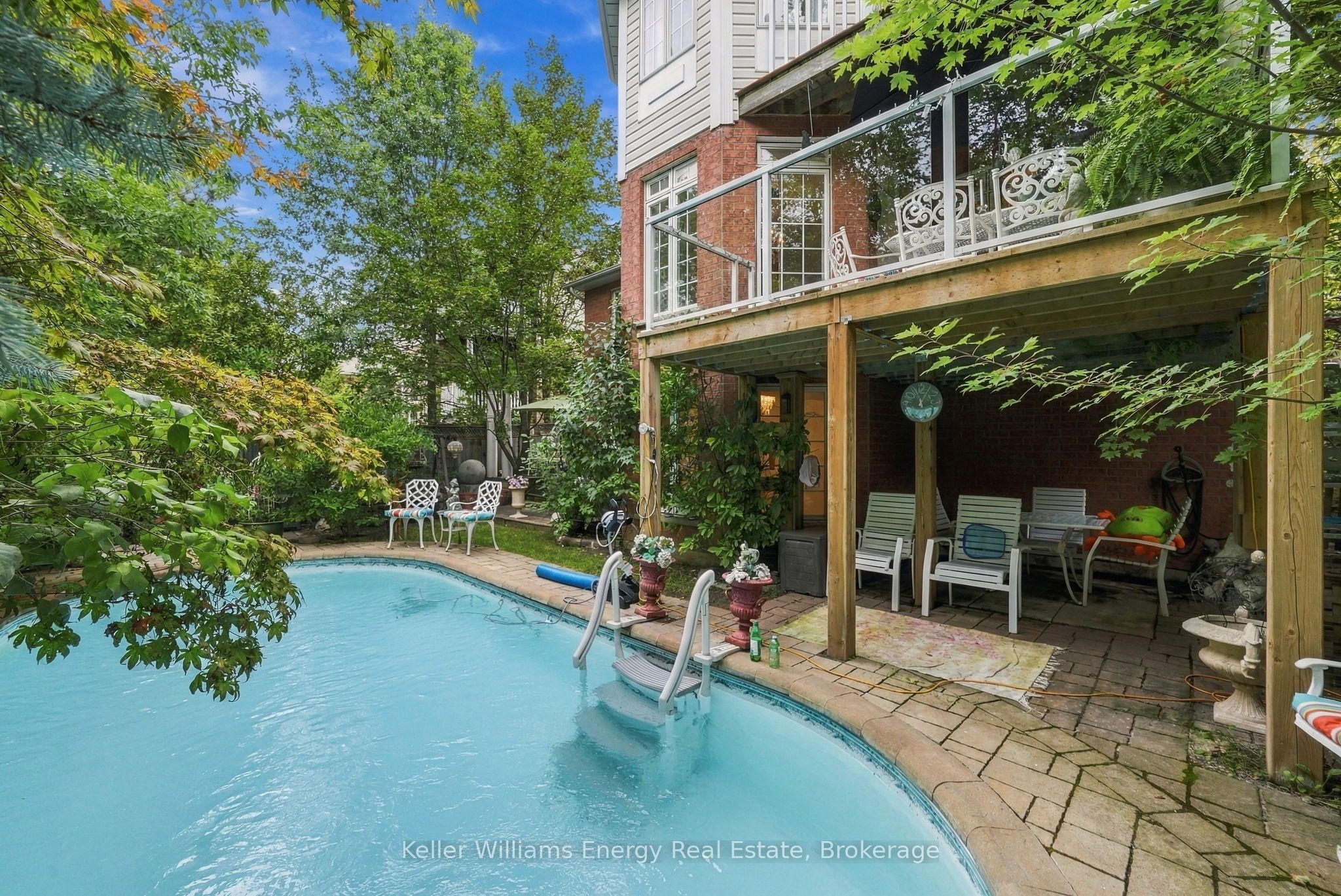 990 Glenbourne Drive Property Photo 46