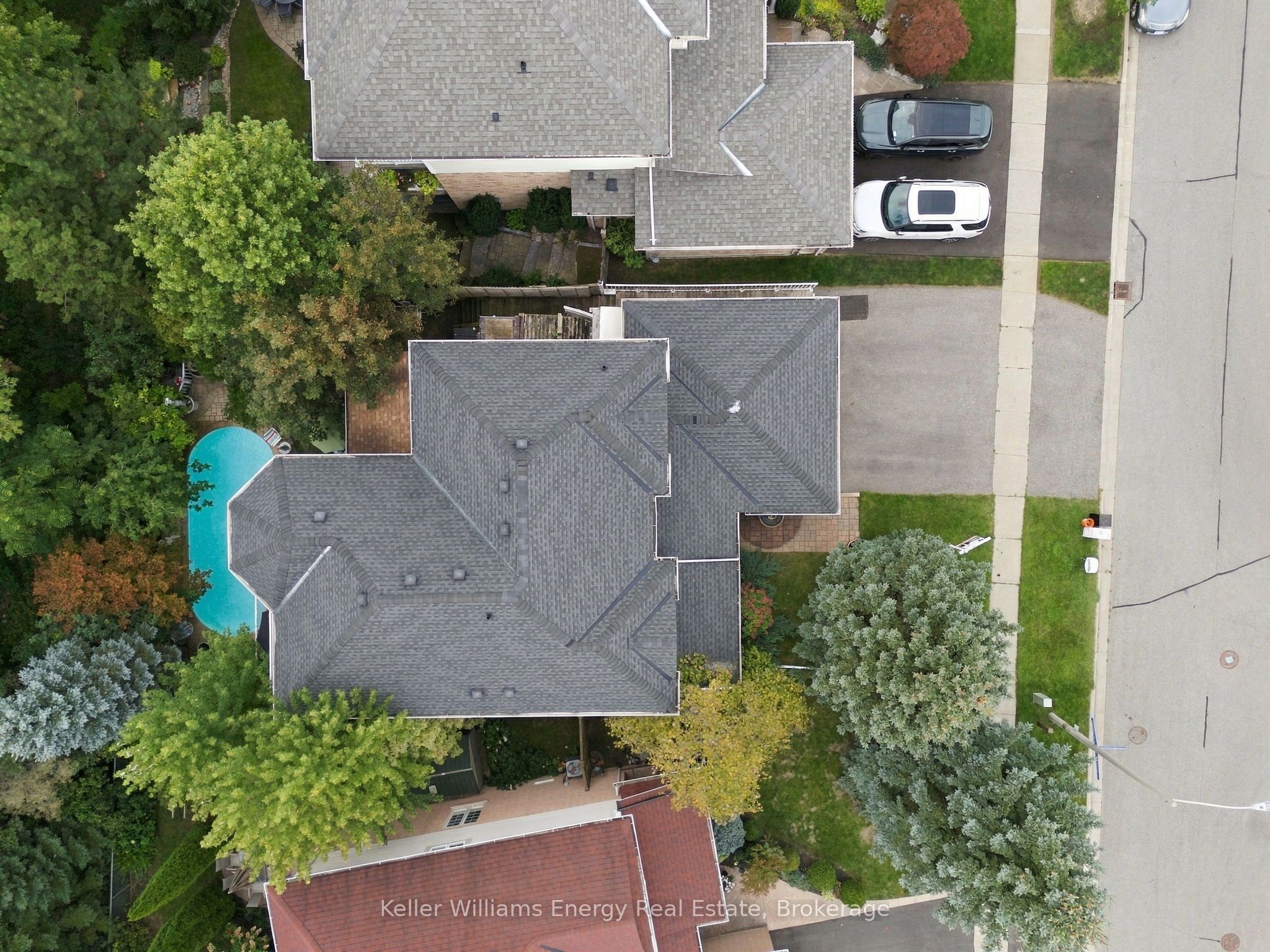 990 Glenbourne Drive Property Photo 47