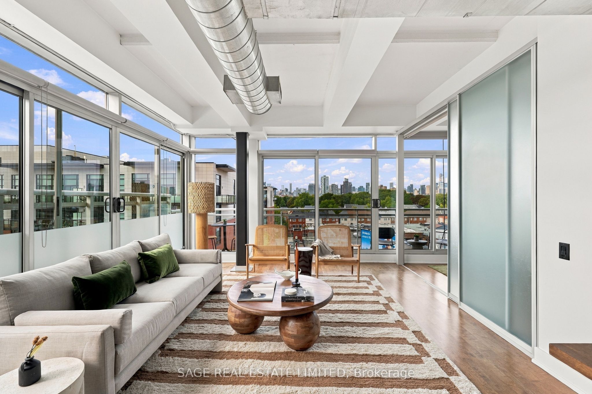 233 Carlaw Avenue 601