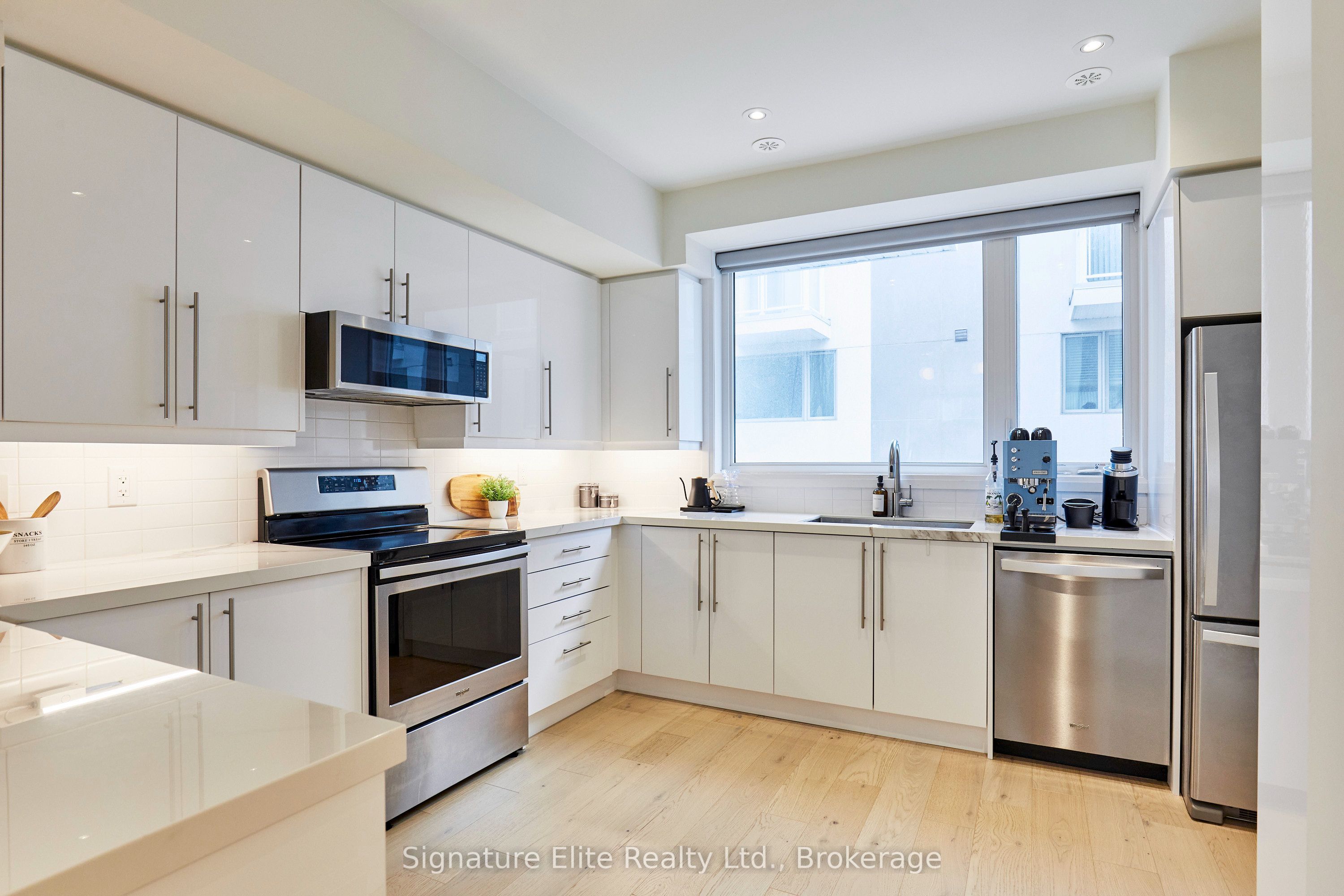 1870 Altona Road 21 Property Photo 10