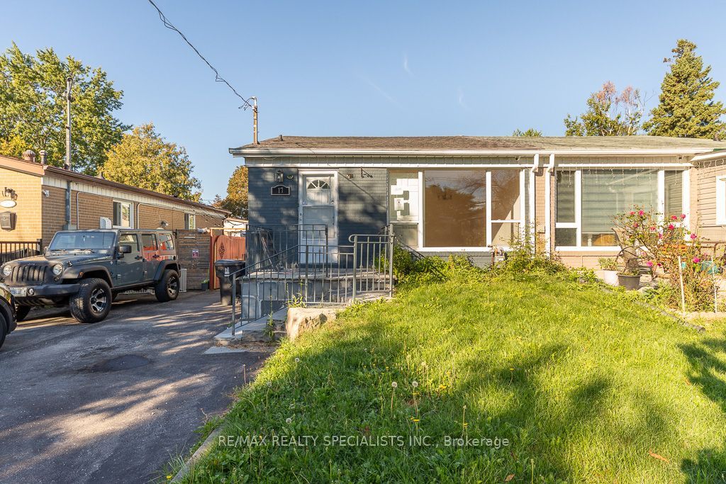 17 Huddleston Court Property Photo 4